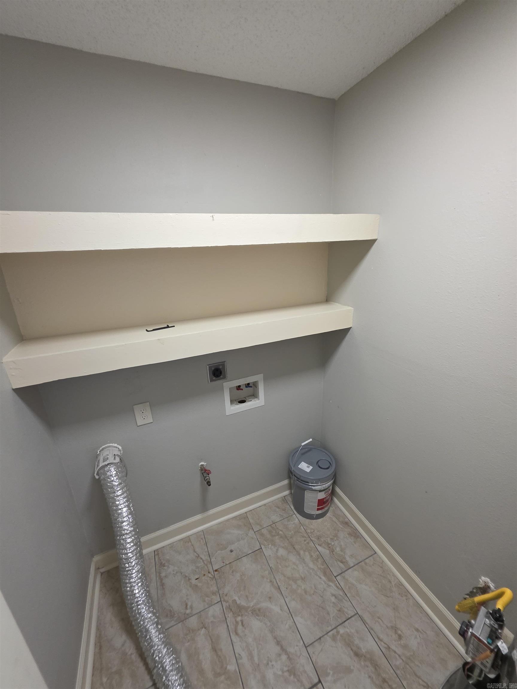 5400 Southboro Drive Property Photo 4