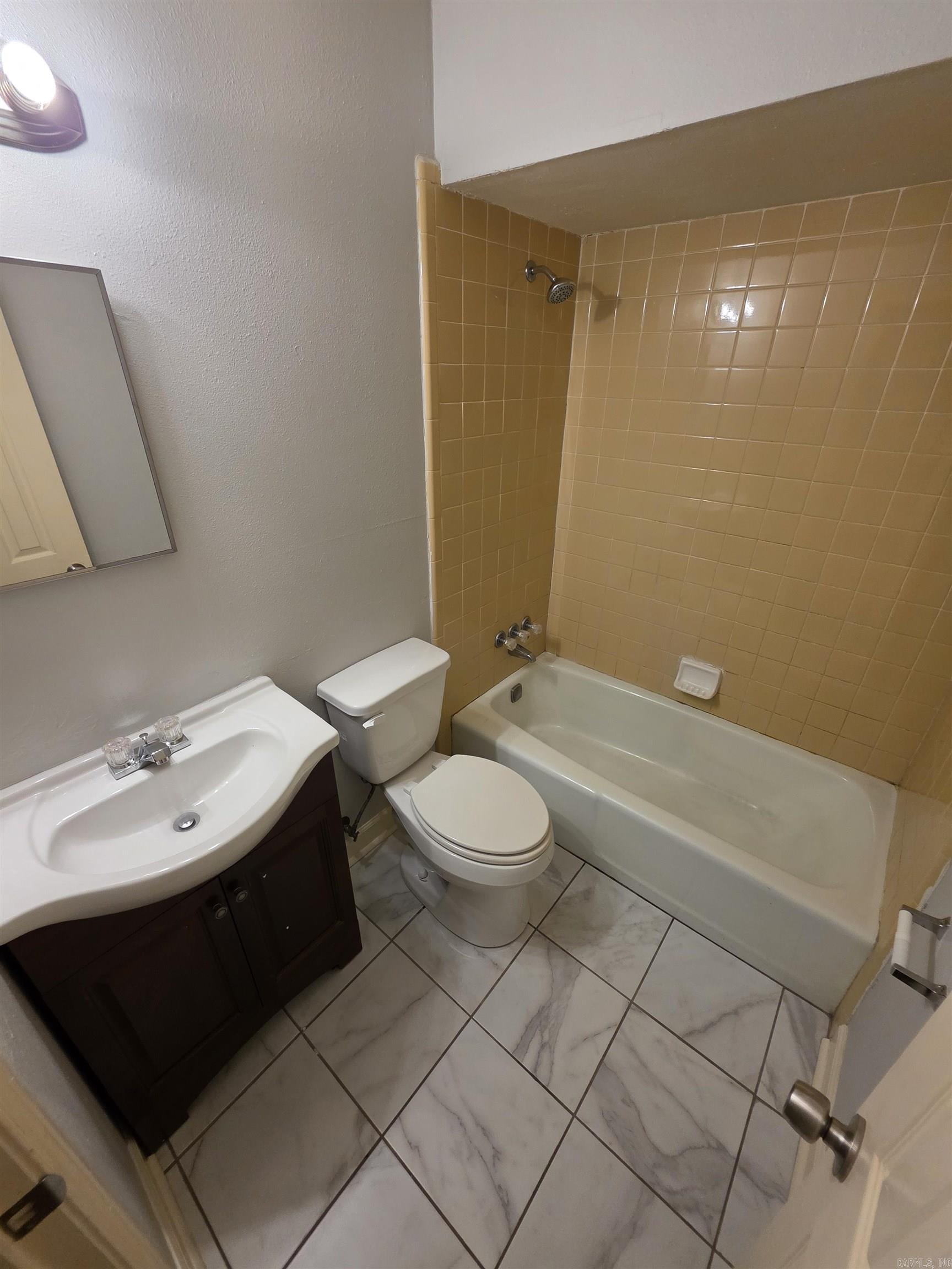 5400 Southboro Drive Property Photo 10