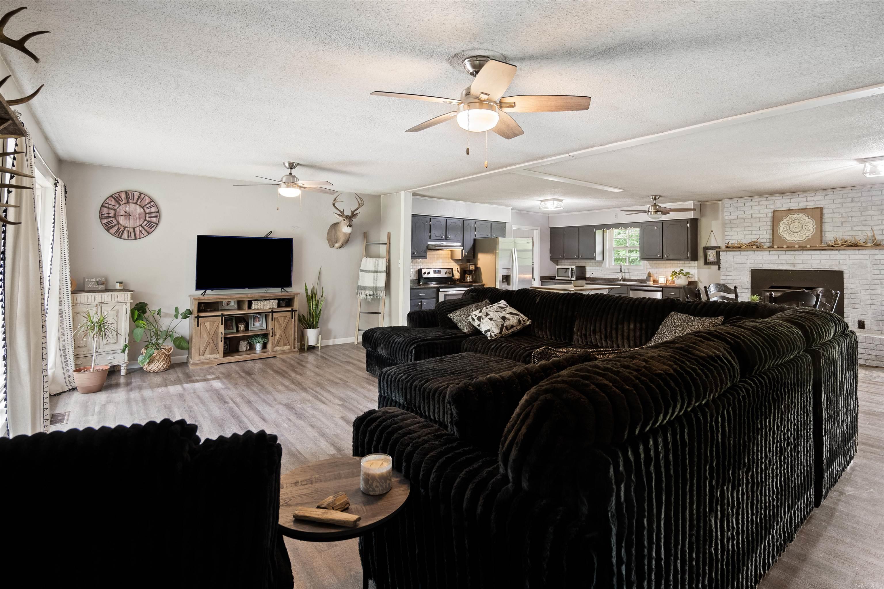 471 Lawrence Road 201 Property Photo 5