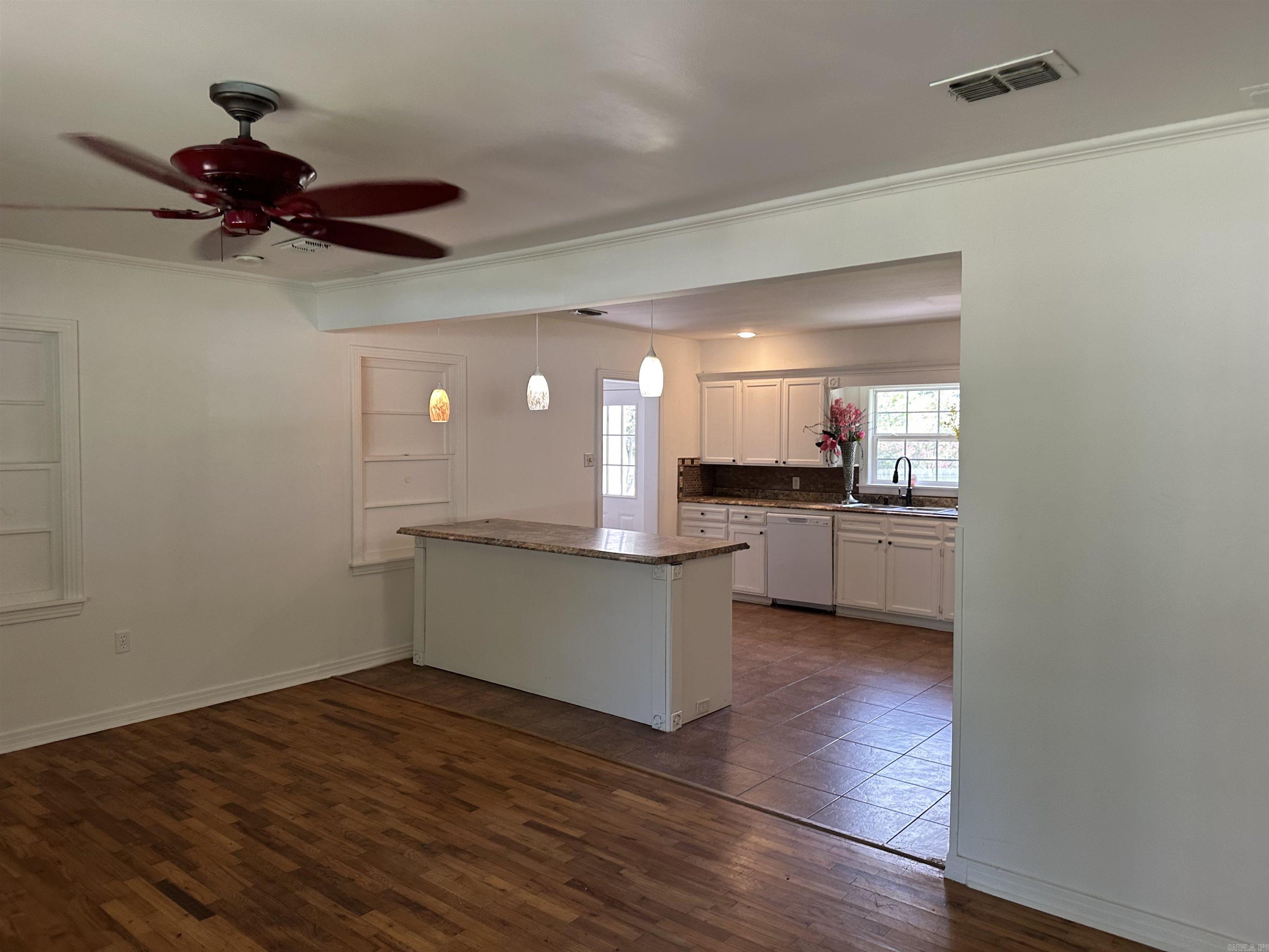2609 Walnut Drive Property Photo 3