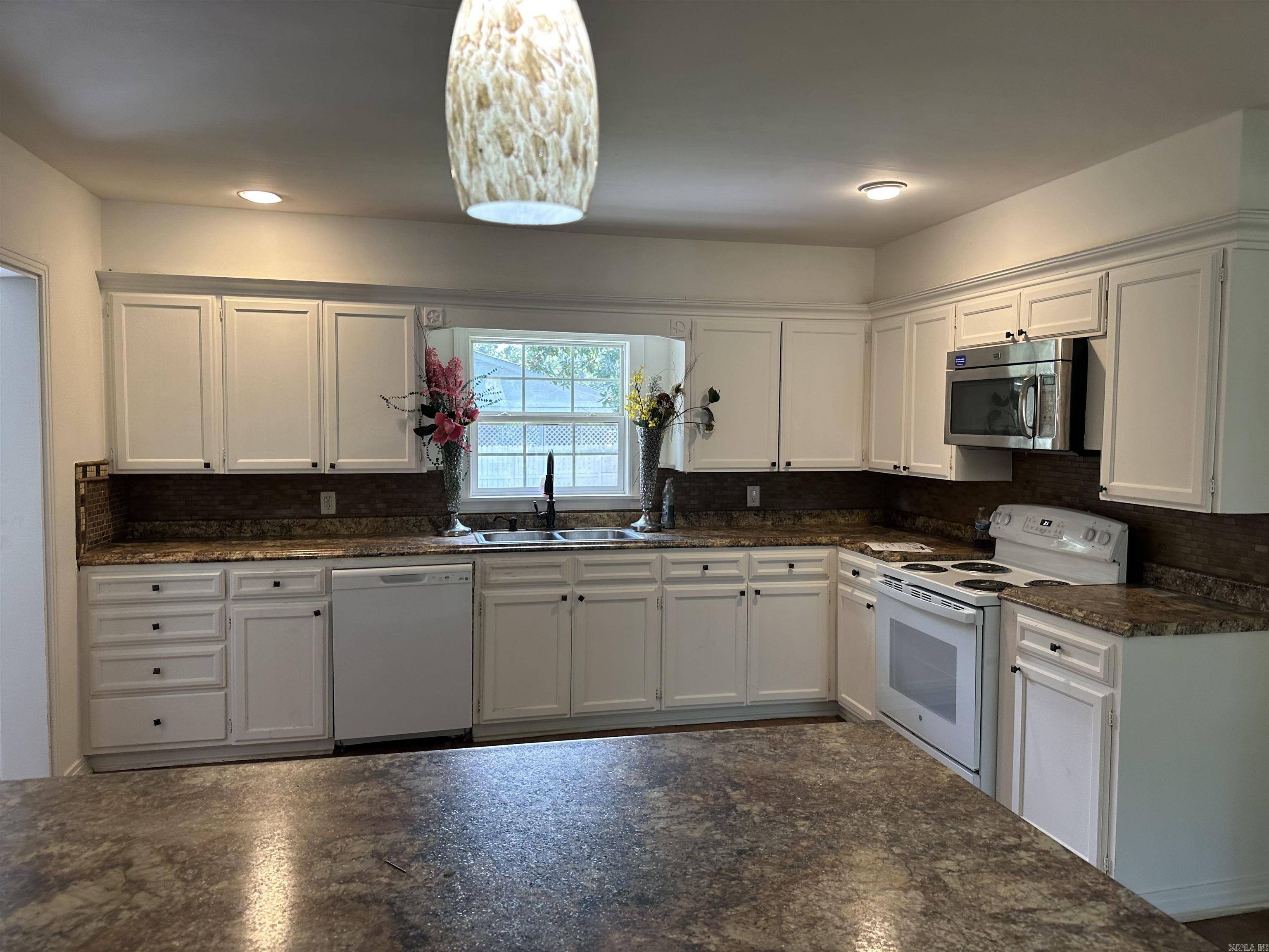 2609 Walnut Drive Property Photo 4