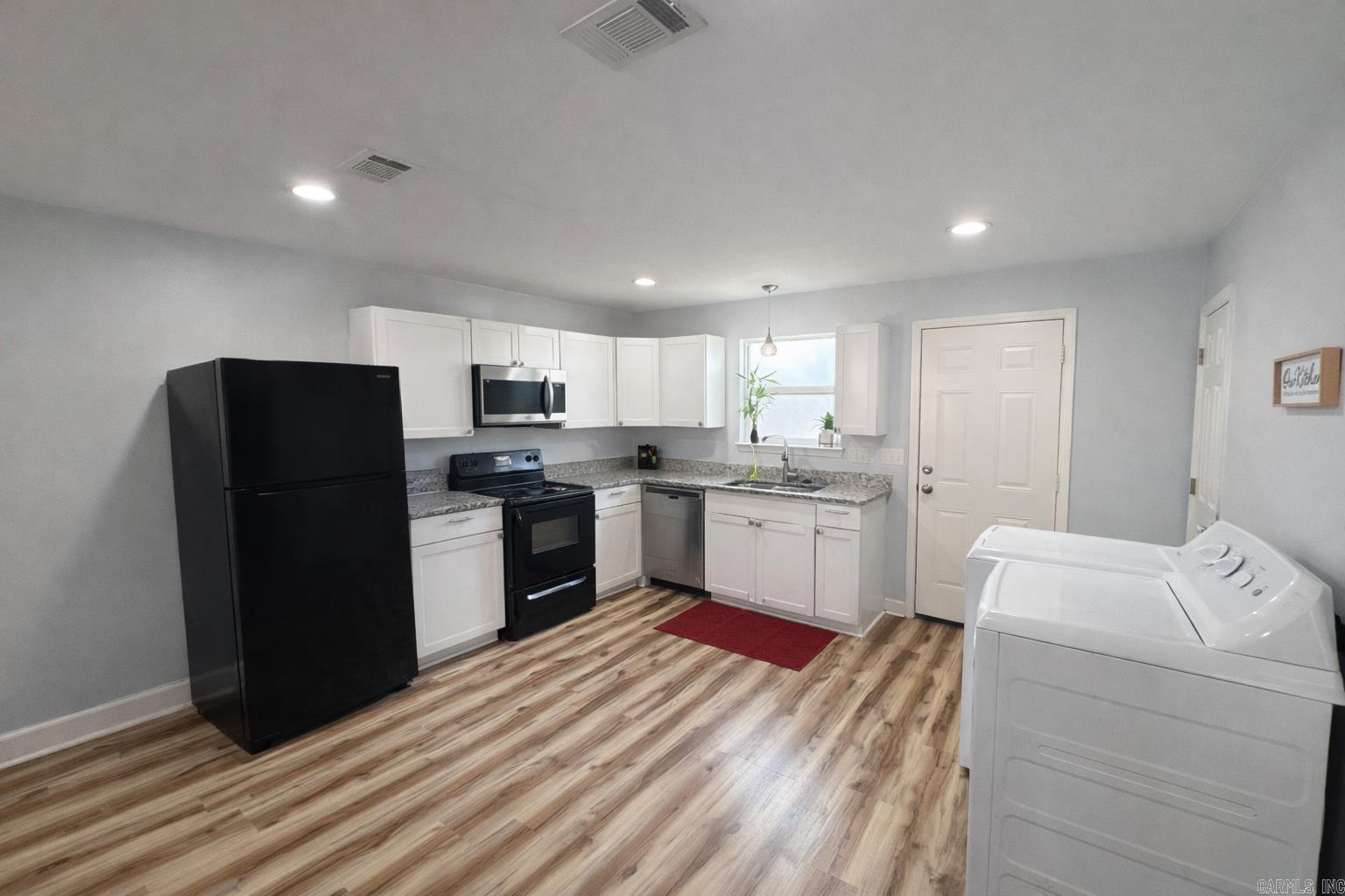 8601 W 33rd Street Property Photo 4