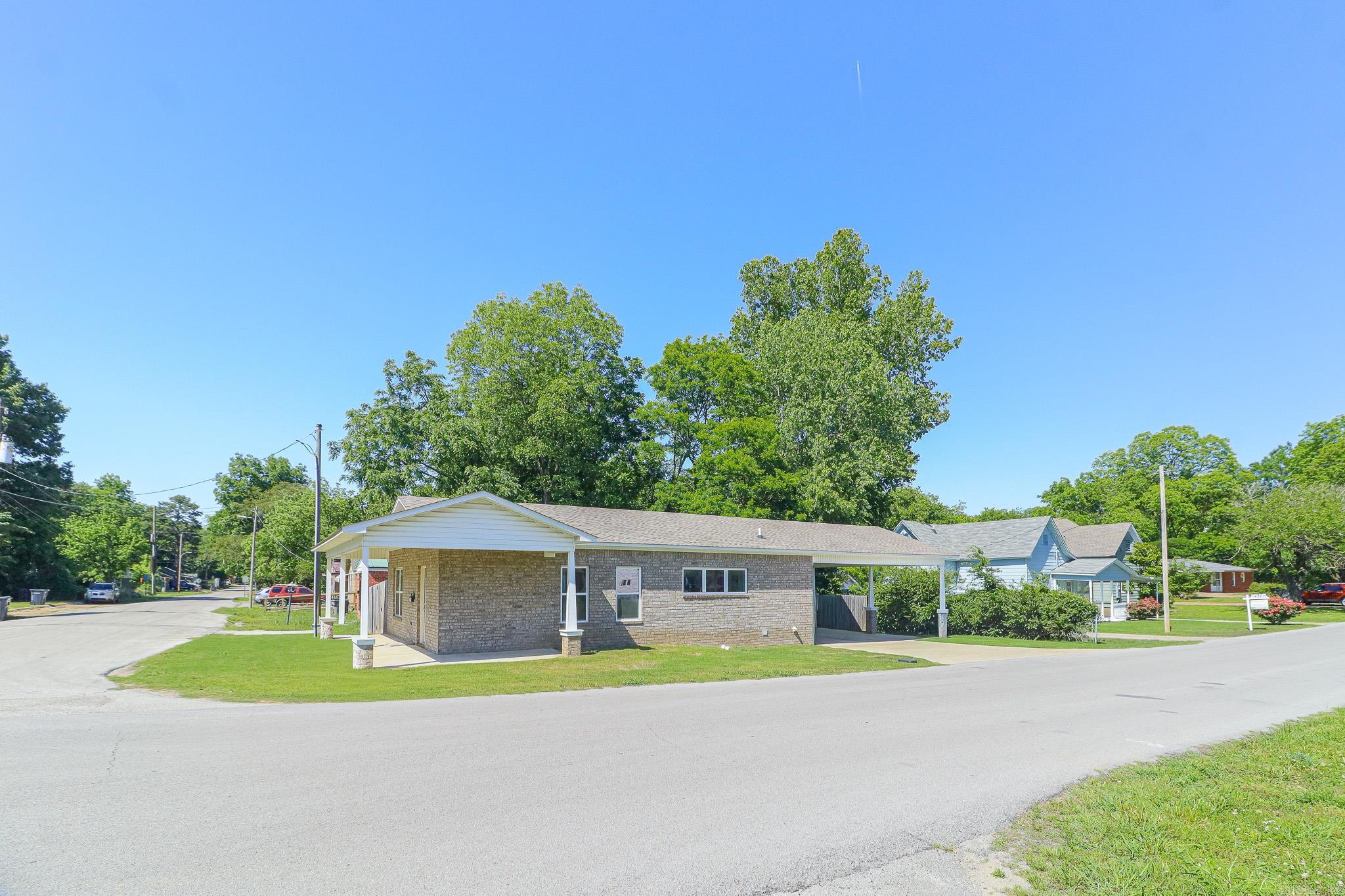 1014 Walnut Property Photo 17