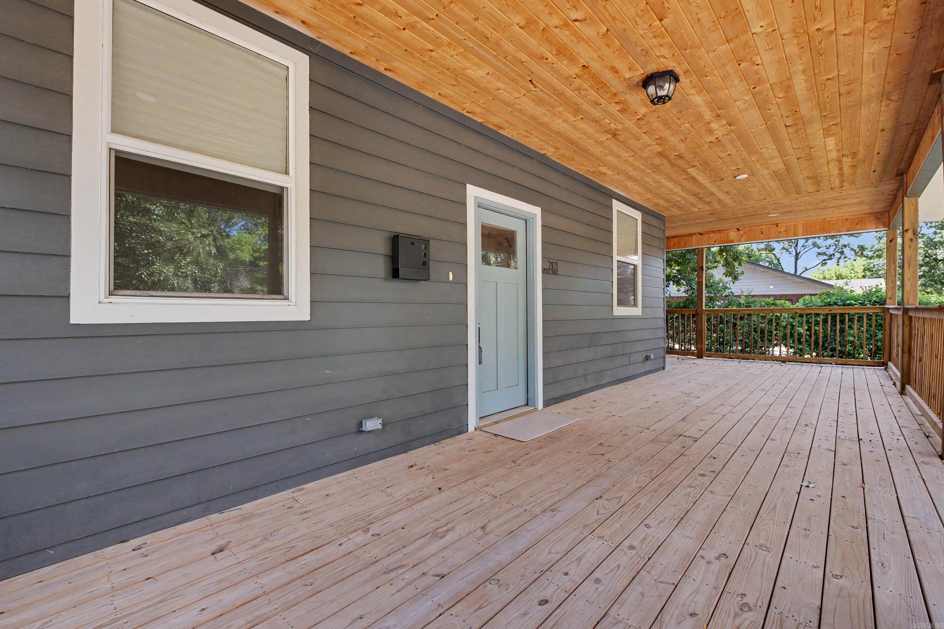 2103 Wolfe Street Property Photo 5
