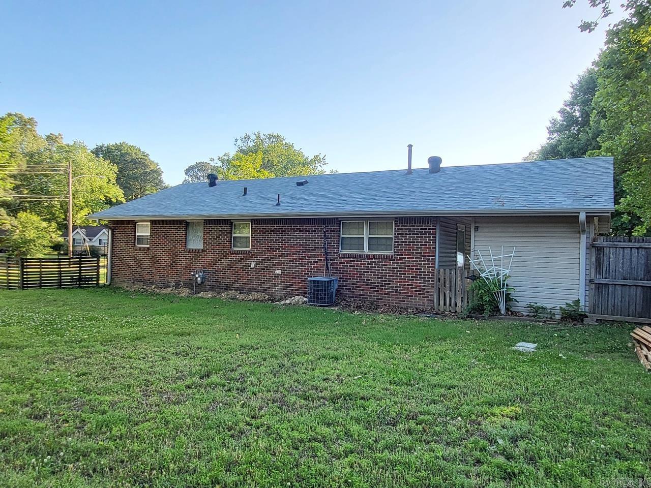 1818 Georgia Dr Property Photo 4