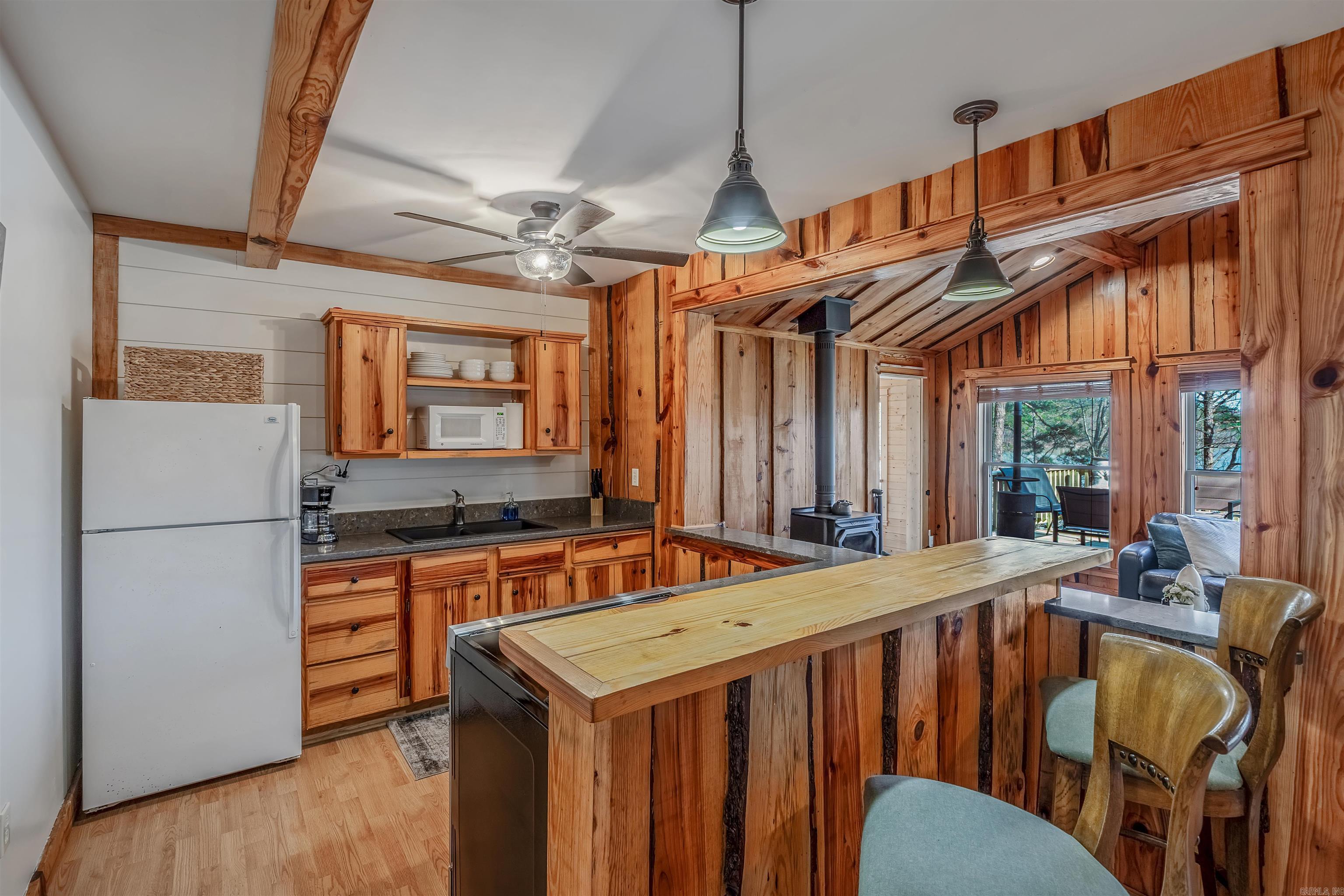 114 Sills Cove Property Photo 7