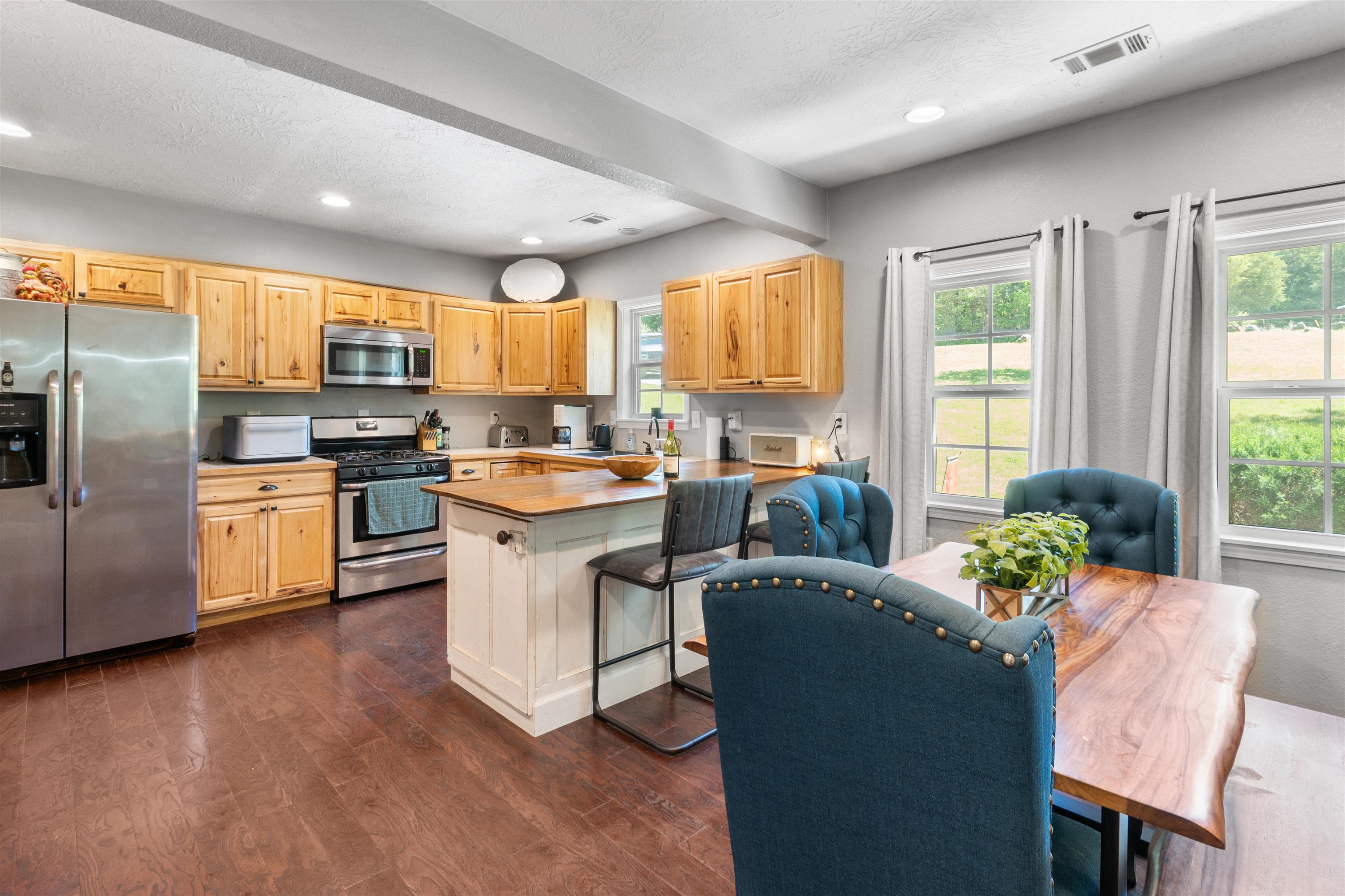 18 Sharp Lane Property Photo 8