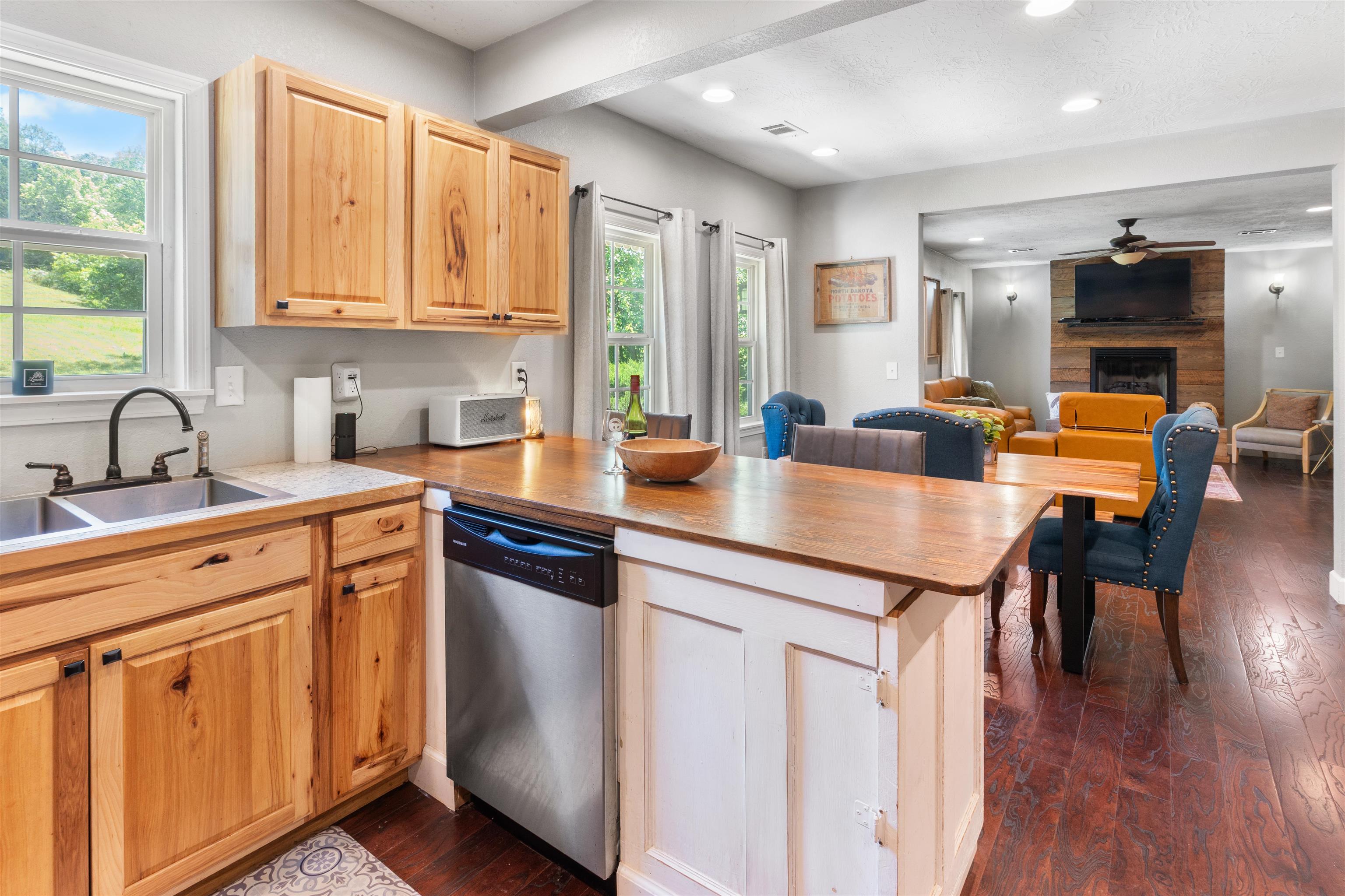 18 Sharp Lane Property Photo 10