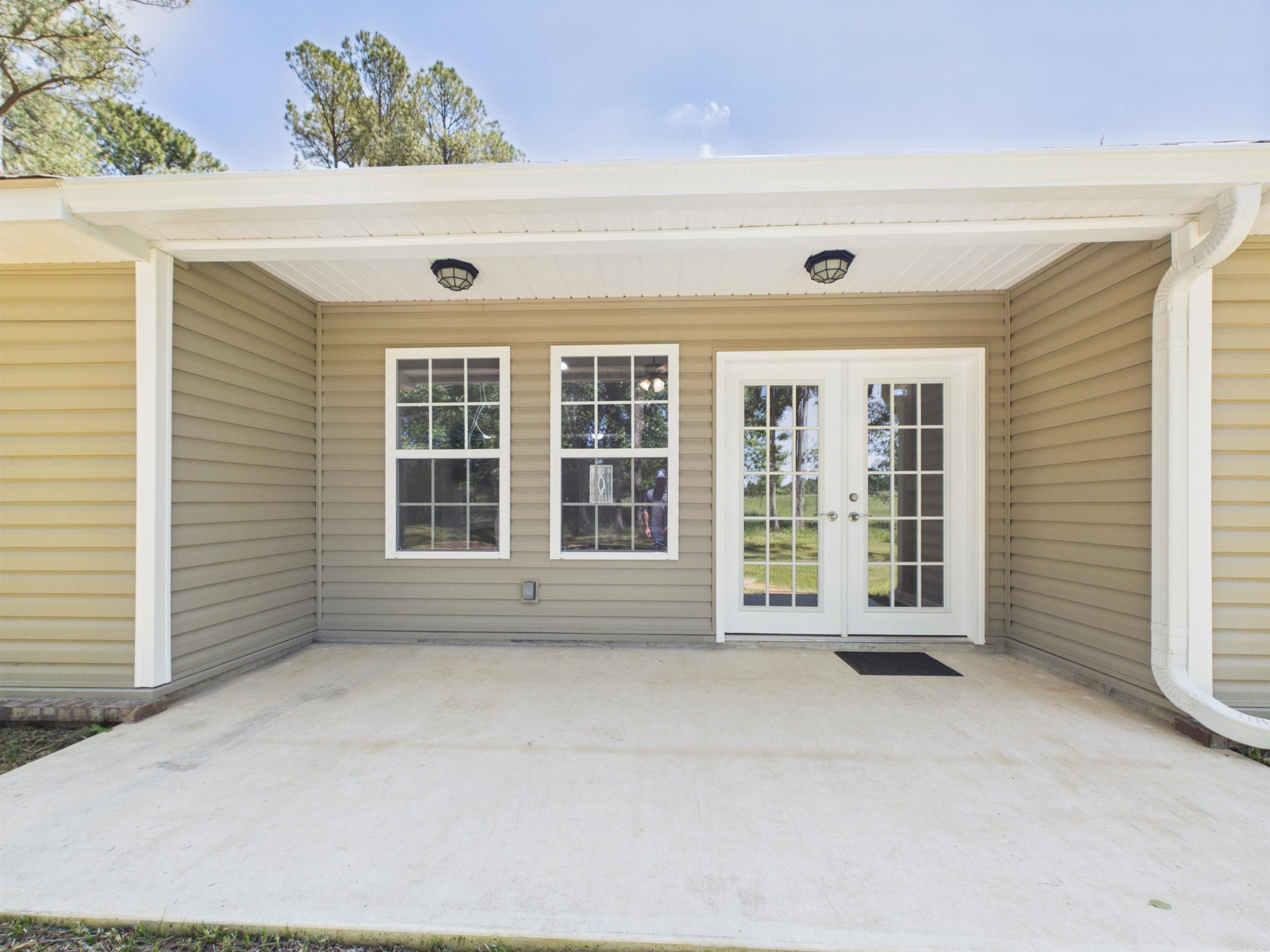 100 Shackleford Dr Property Photo 3