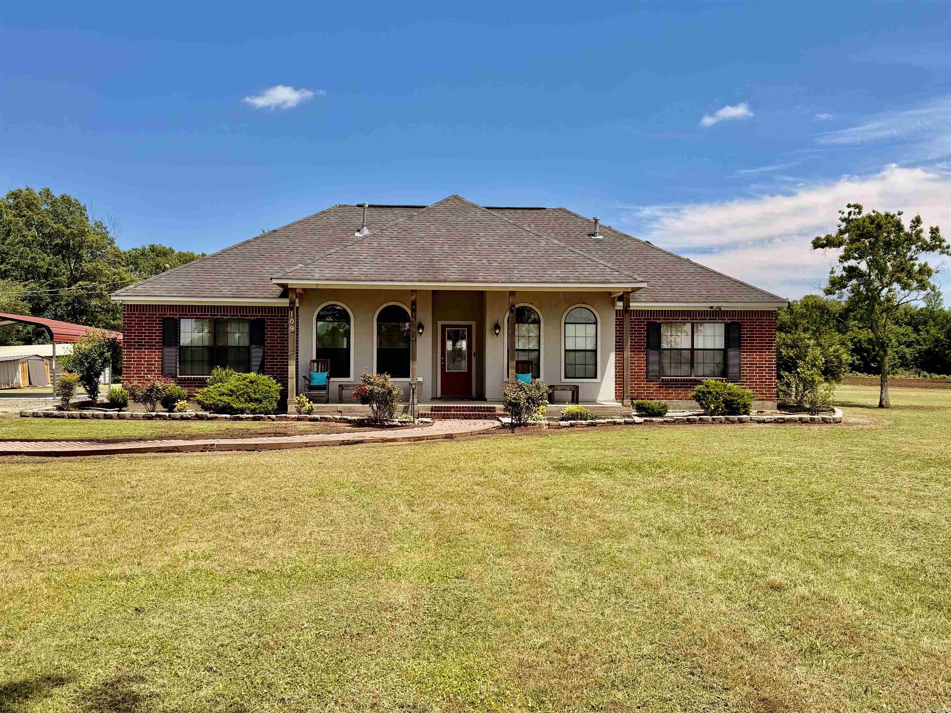 109 Masonville Property Photo 1