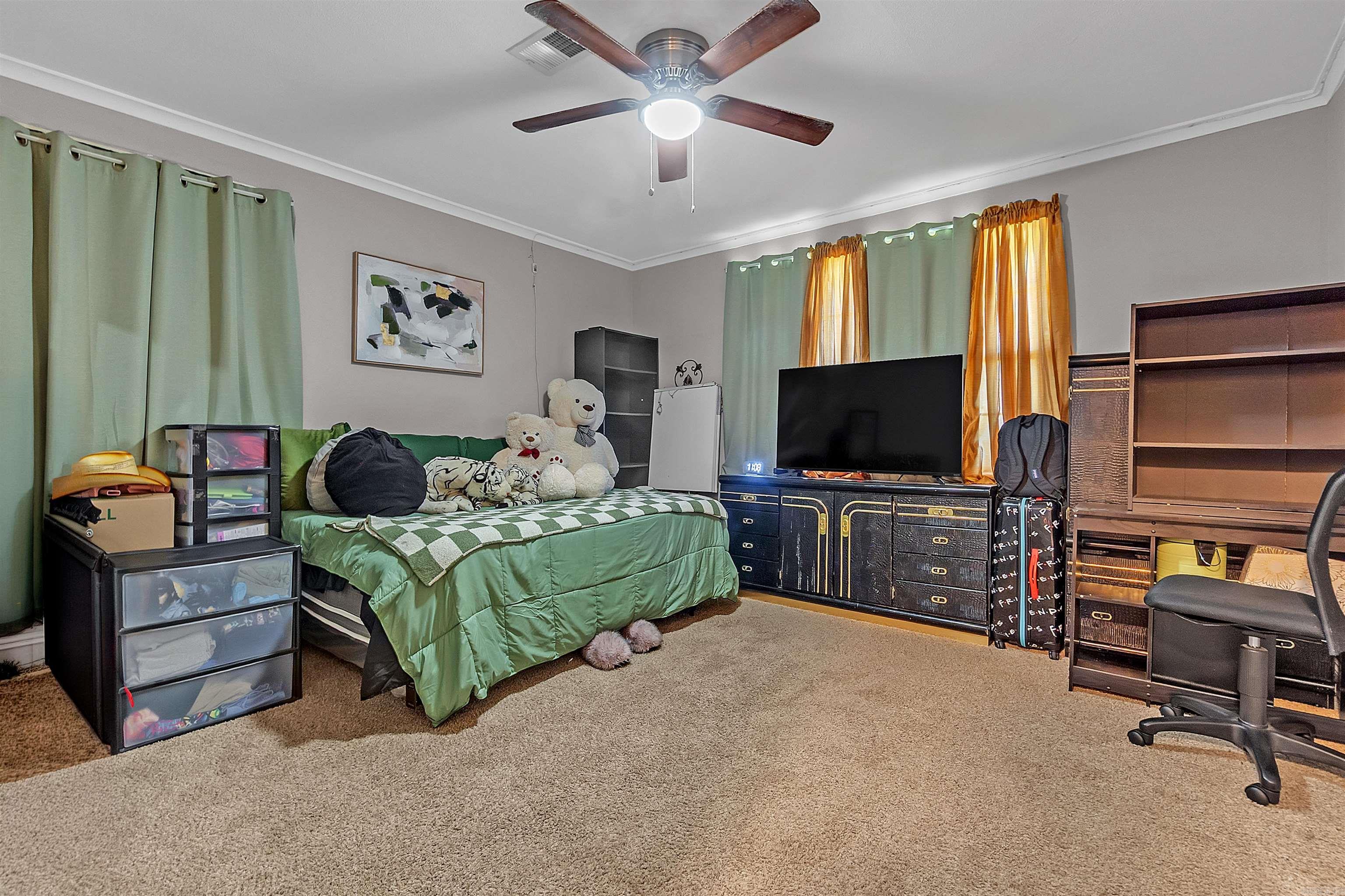 127 East Drive Property Photo 14