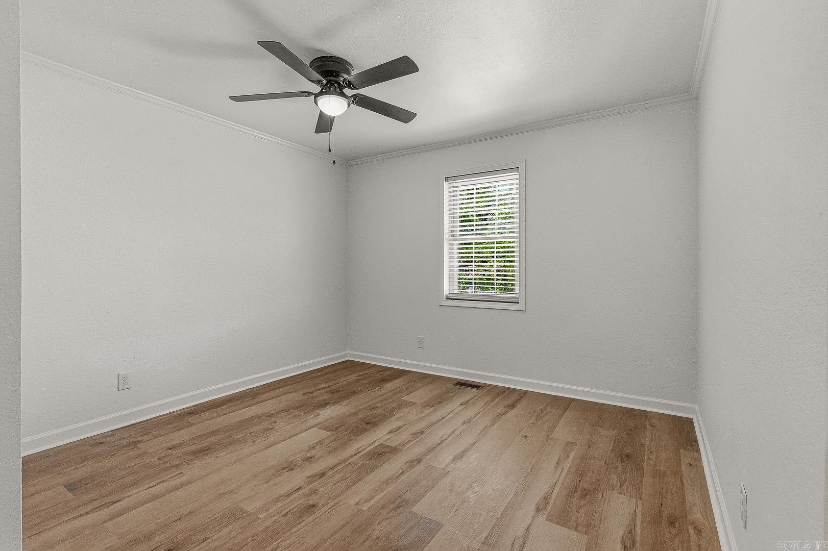 2101 Wildrose Ln Property Photo 4