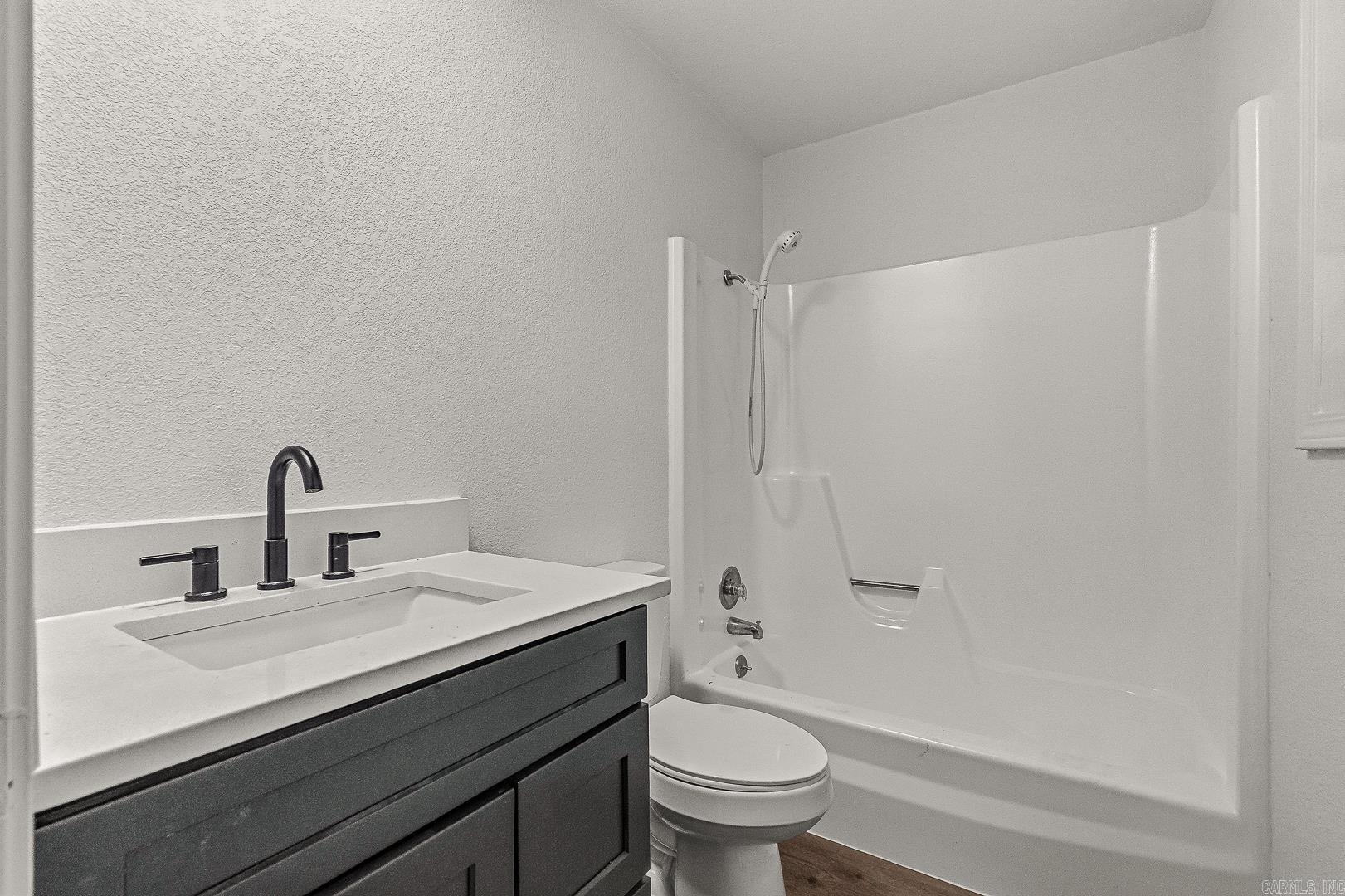 2101 Wildrose Ln Property Photo 7