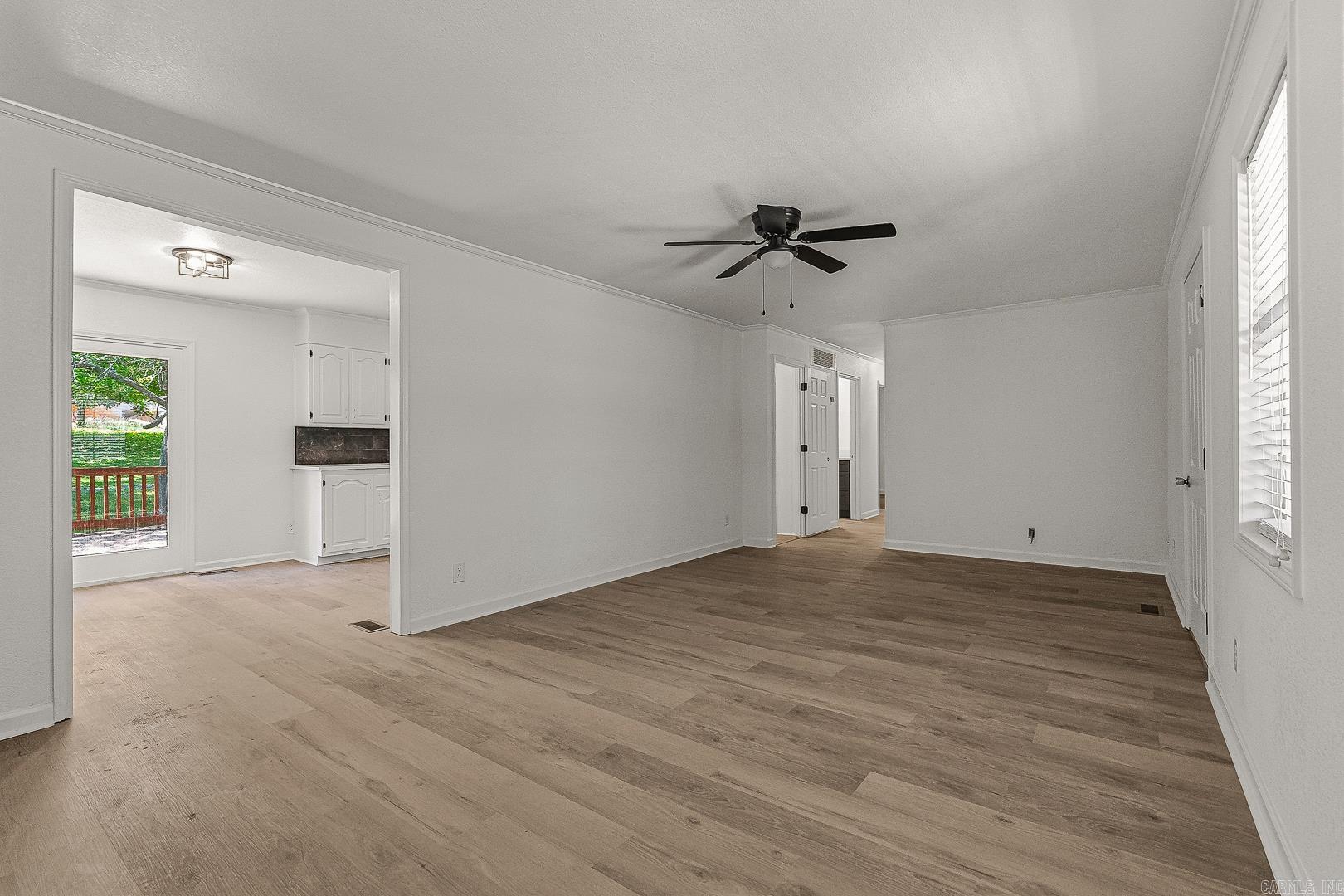 2101 Wildrose Ln Property Photo 11