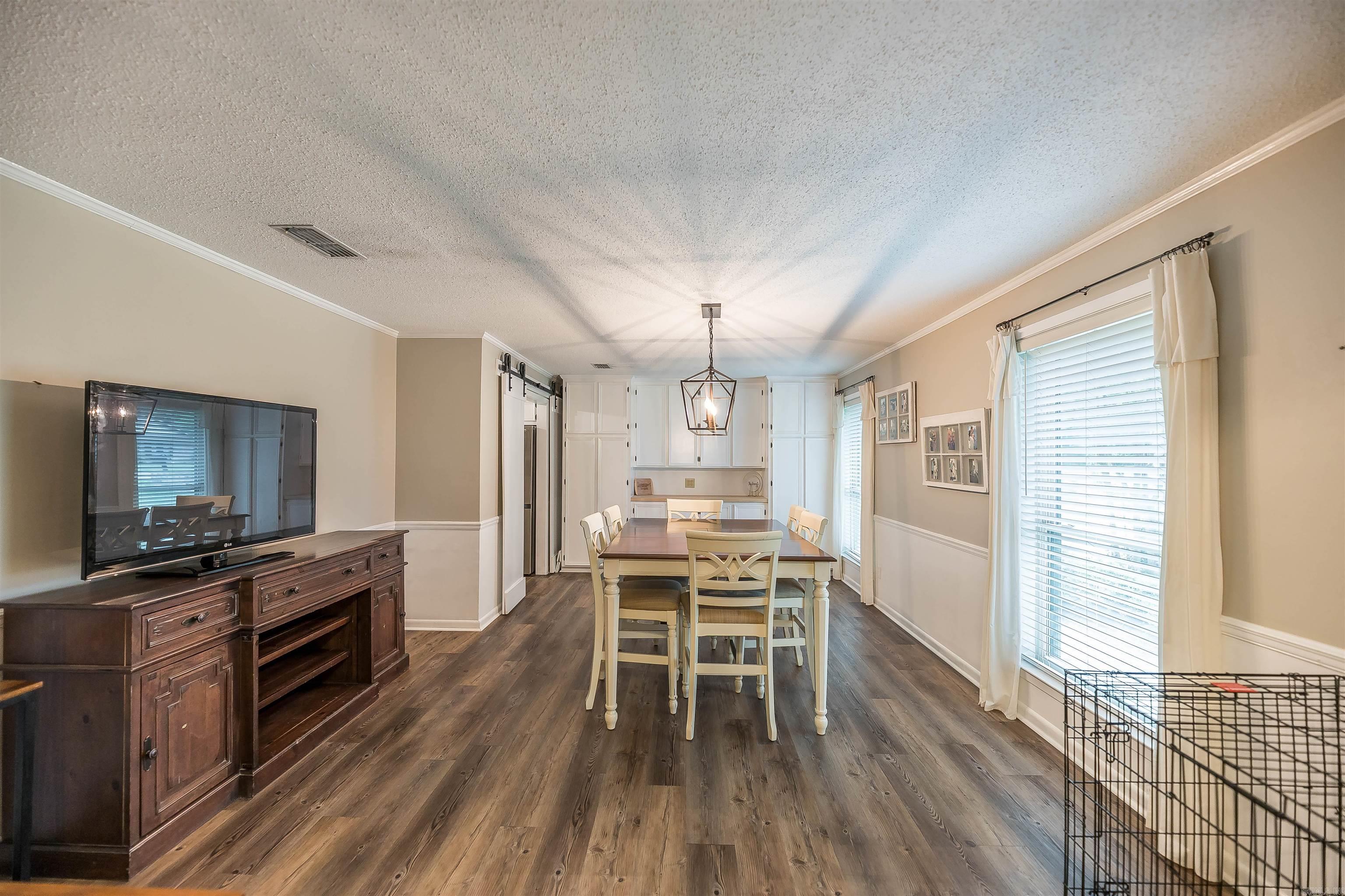 2109 Pinewood Drive Property Photo 8