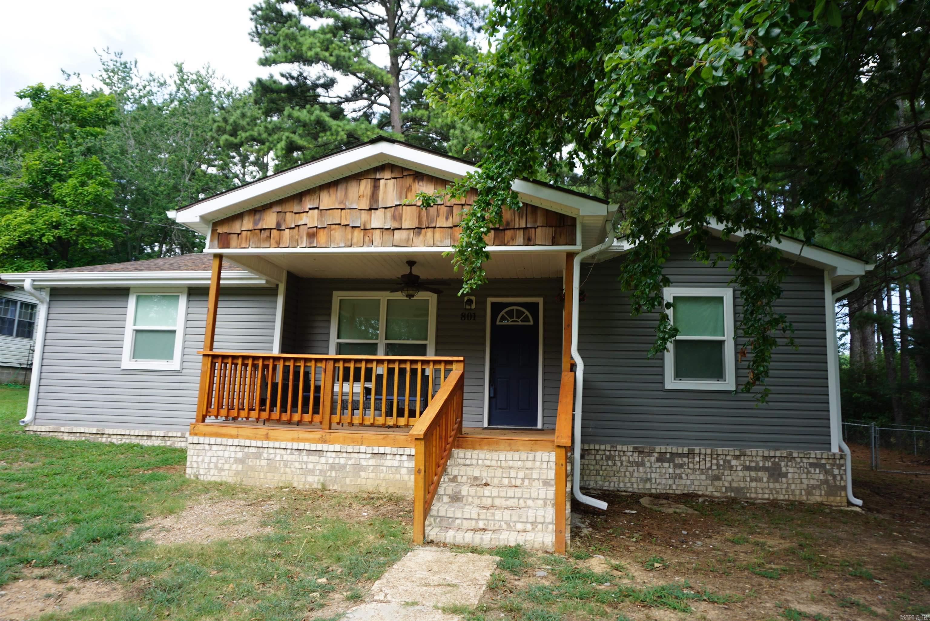 801 Richardson Property Photo 3