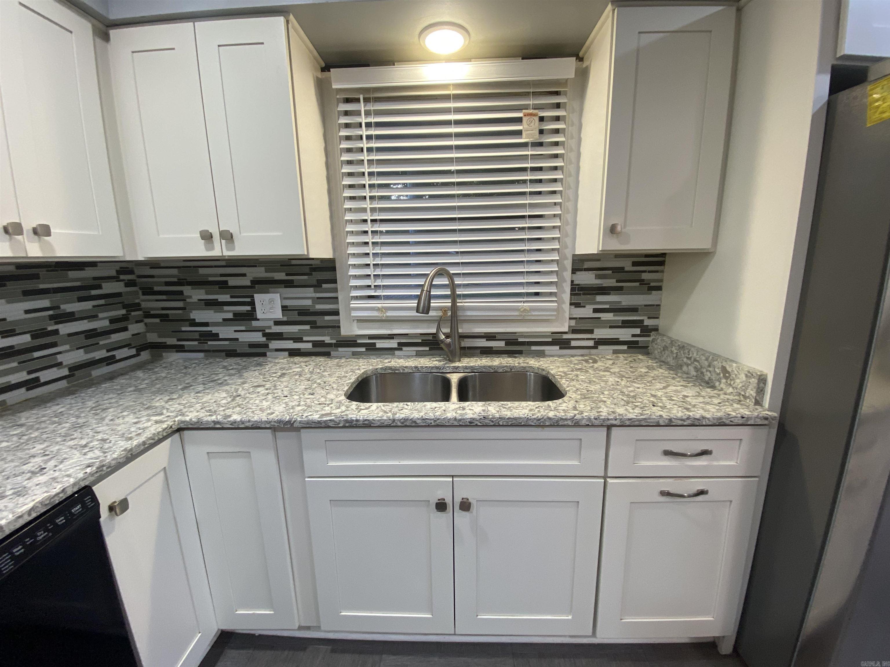 534 Ellis Property Photo 4