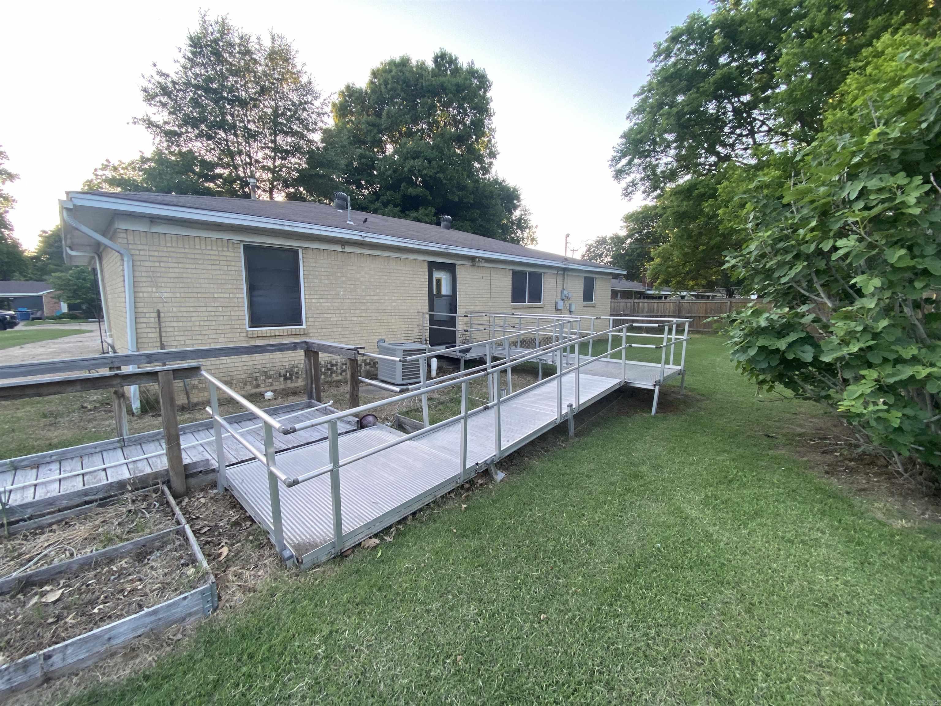 534 Ellis Property Photo 20