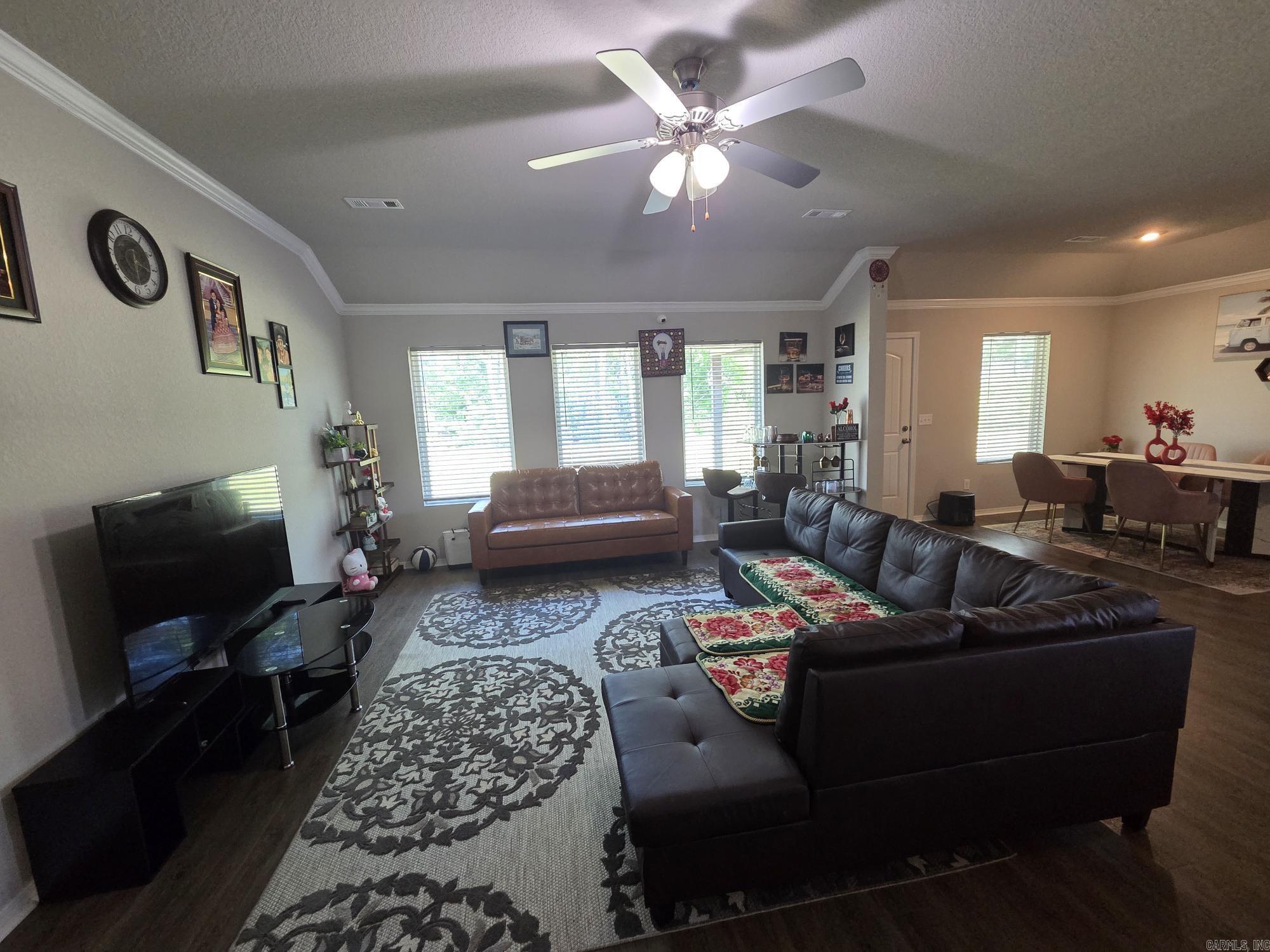 108 James Drive Property Photo 5