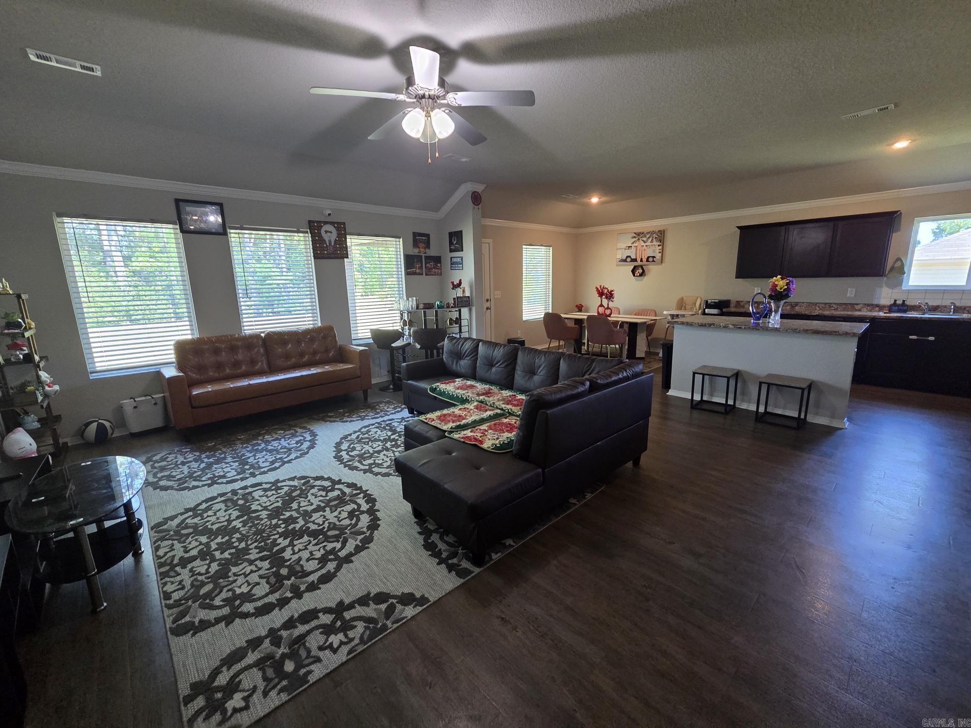 108 James Drive Property Photo 6