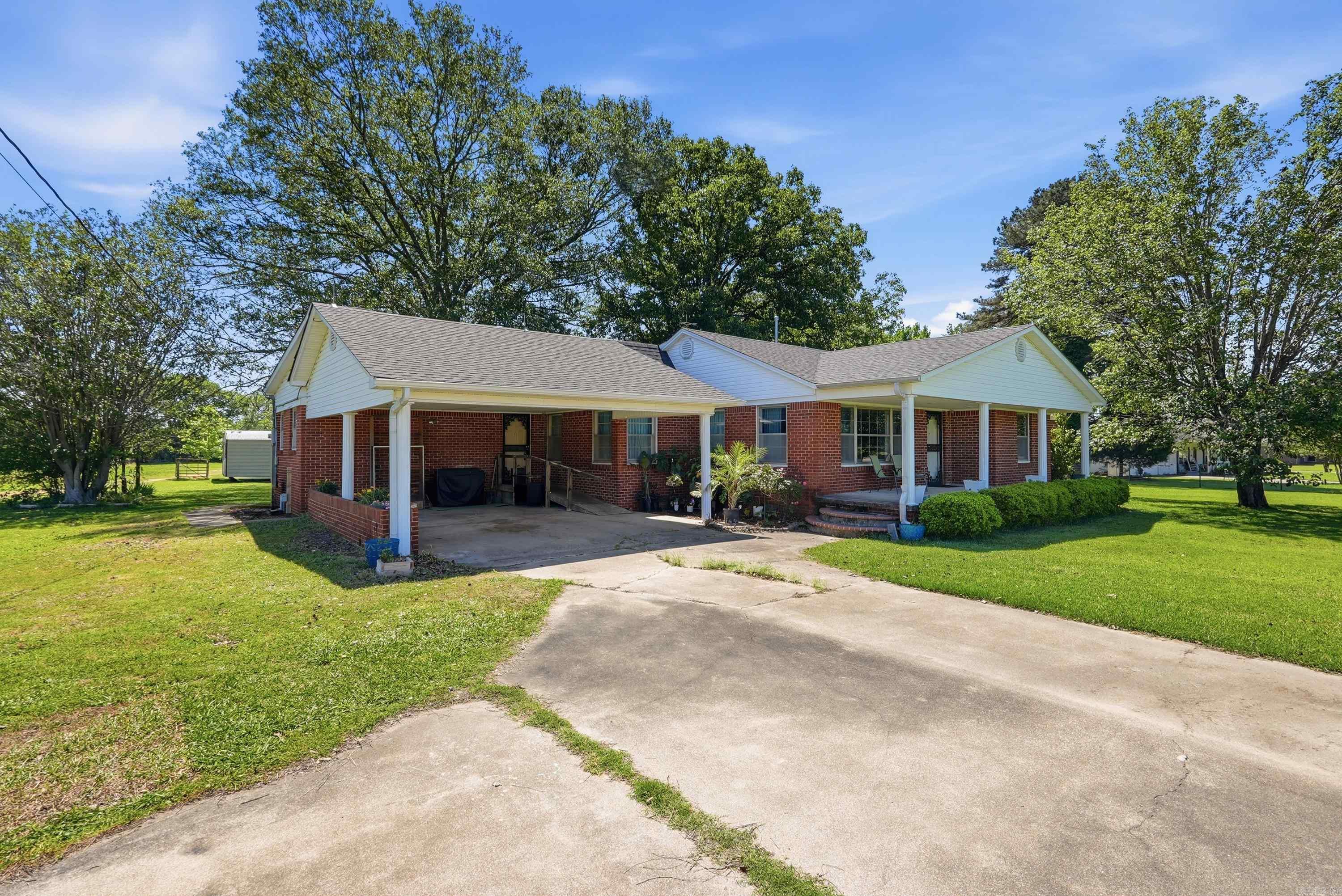 8136 Main Property Photo 3