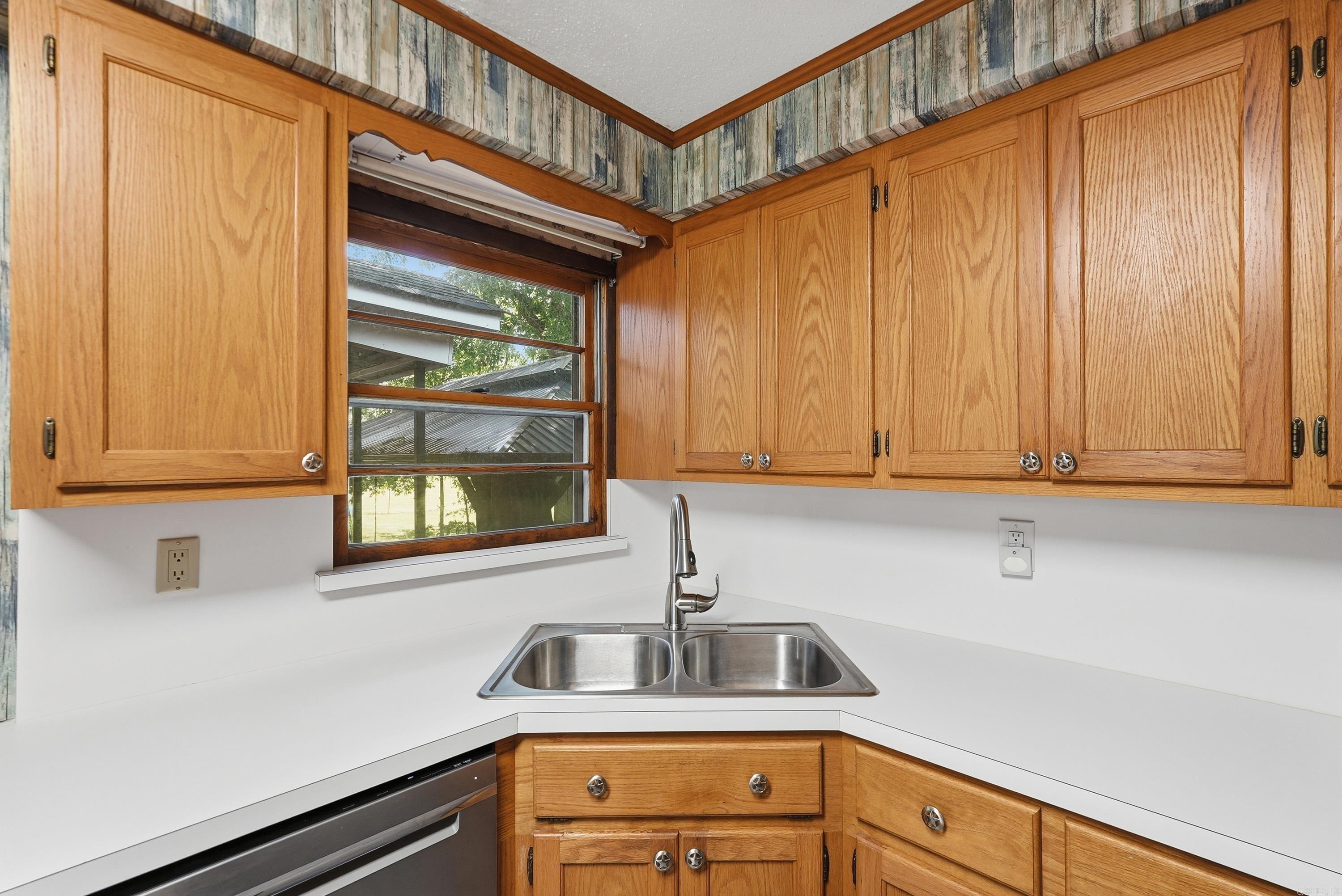 8136 Main Property Photo 21