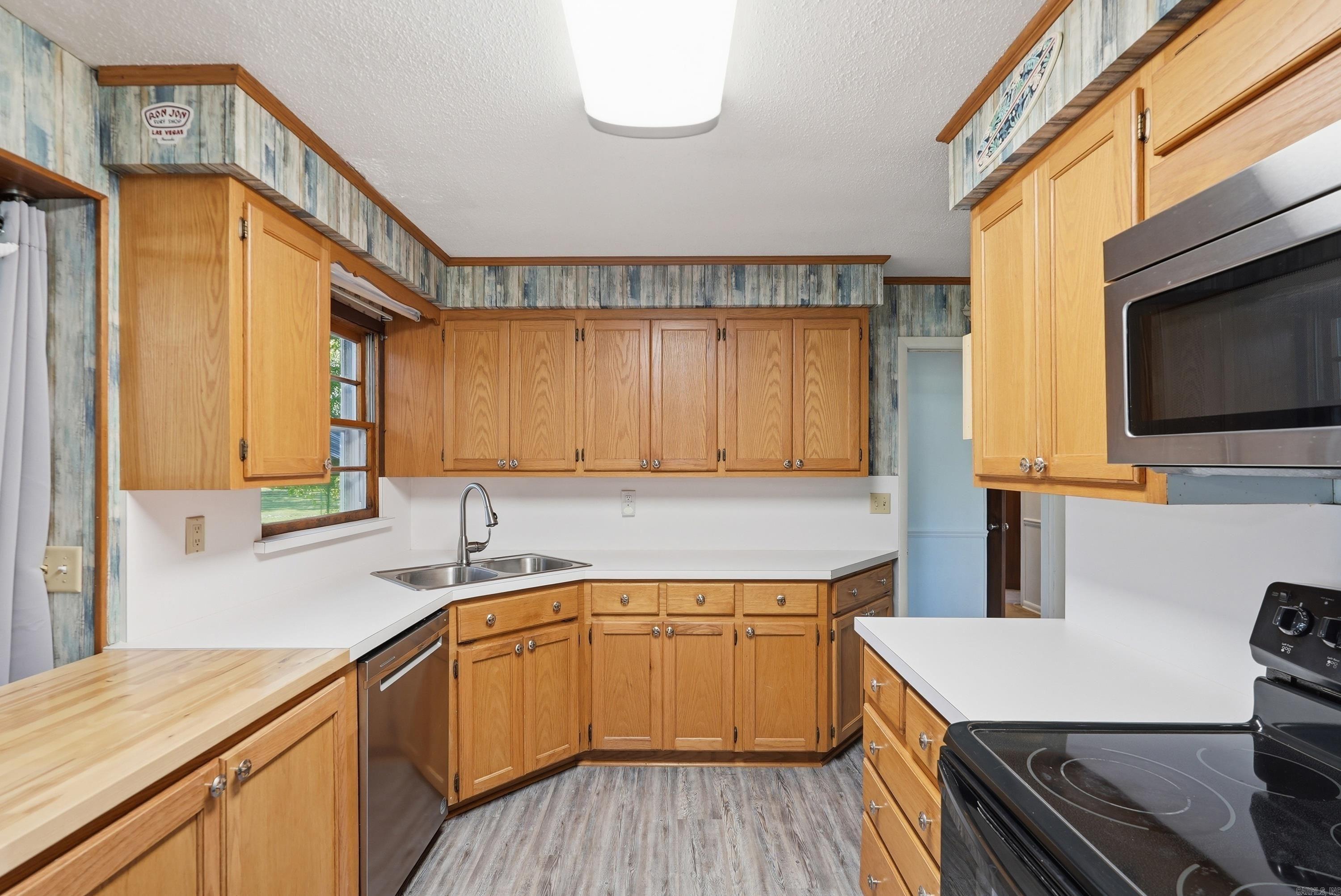 8136 Main Property Photo 22