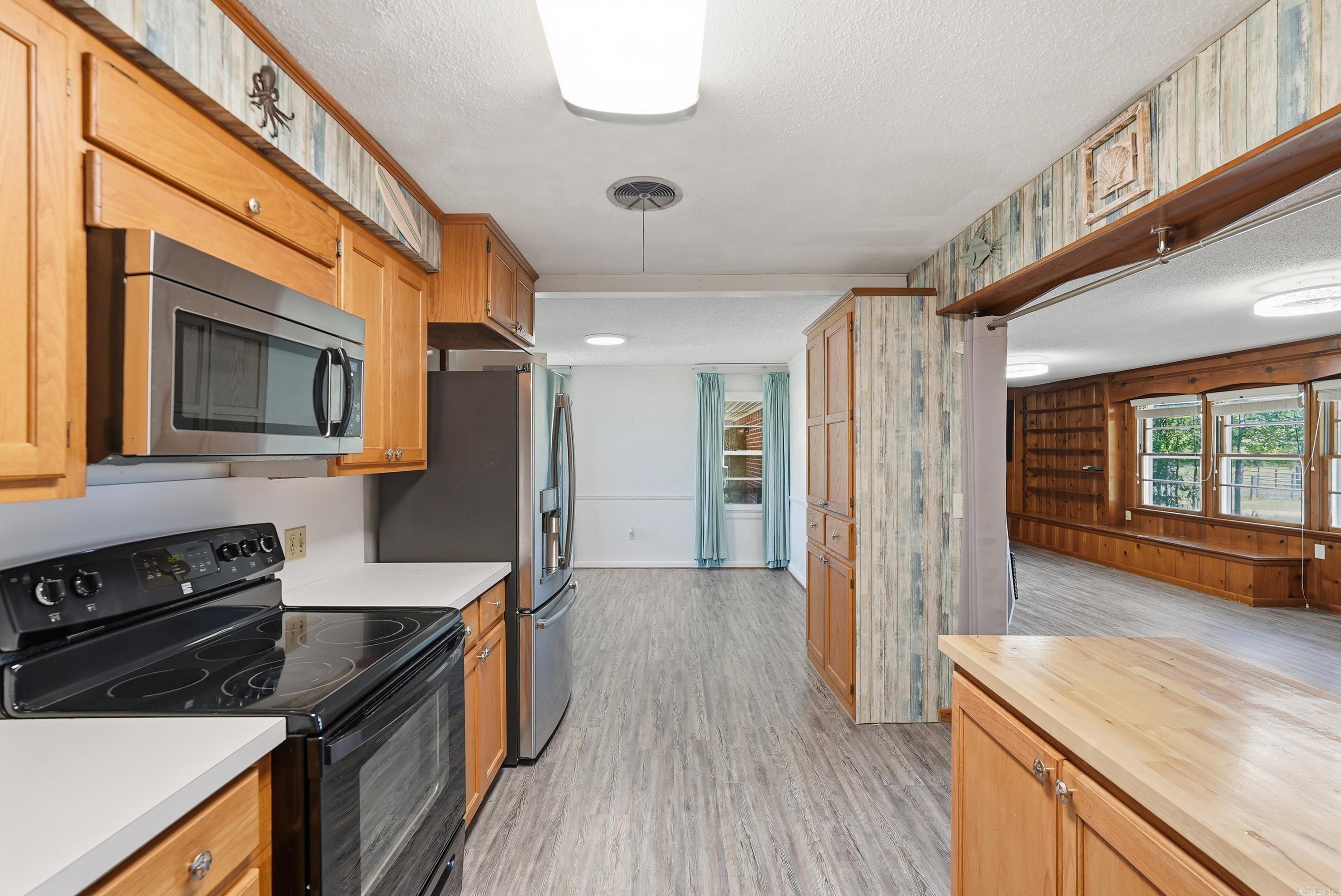 8136 Main Property Photo 23