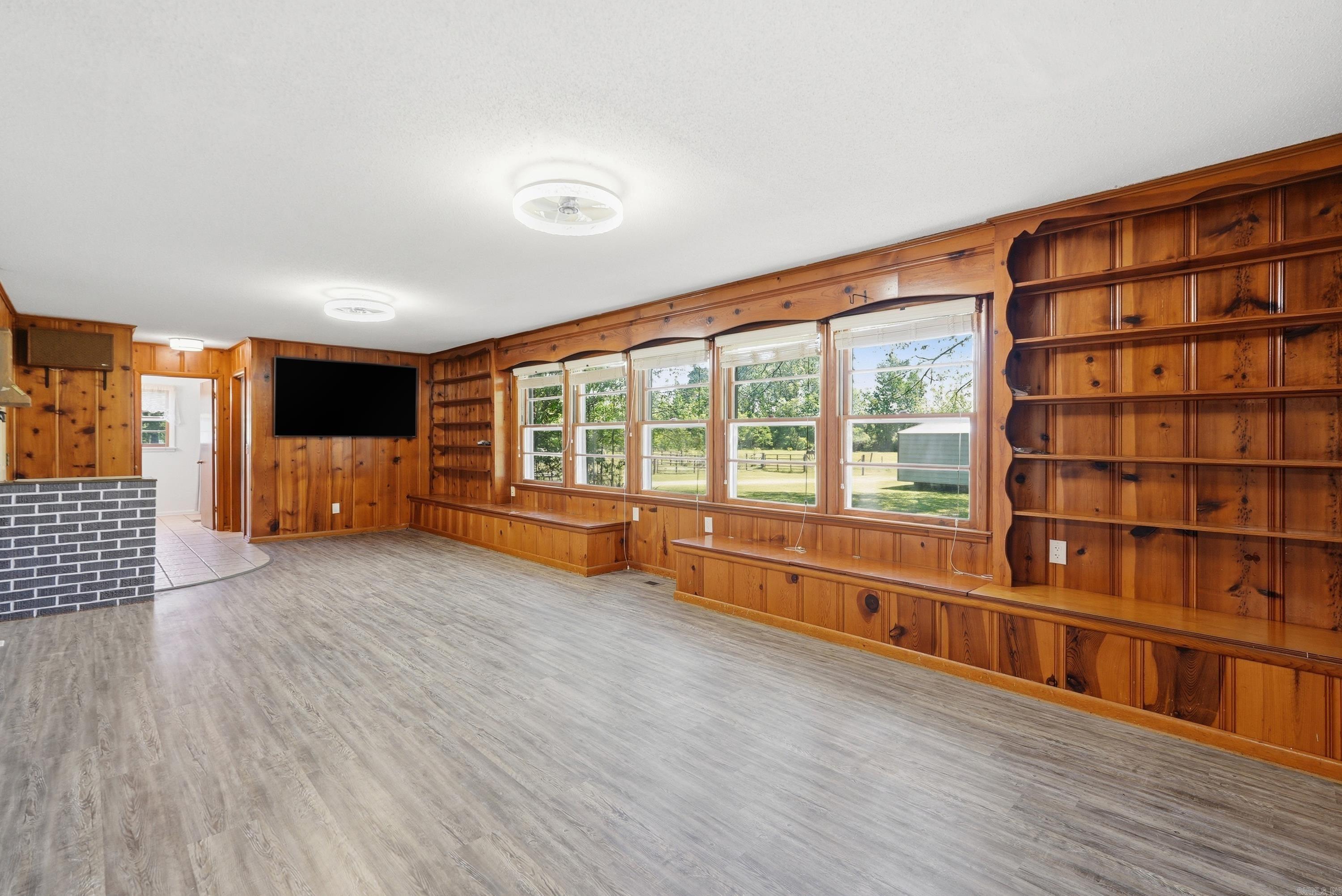 8136 Main Property Photo 26