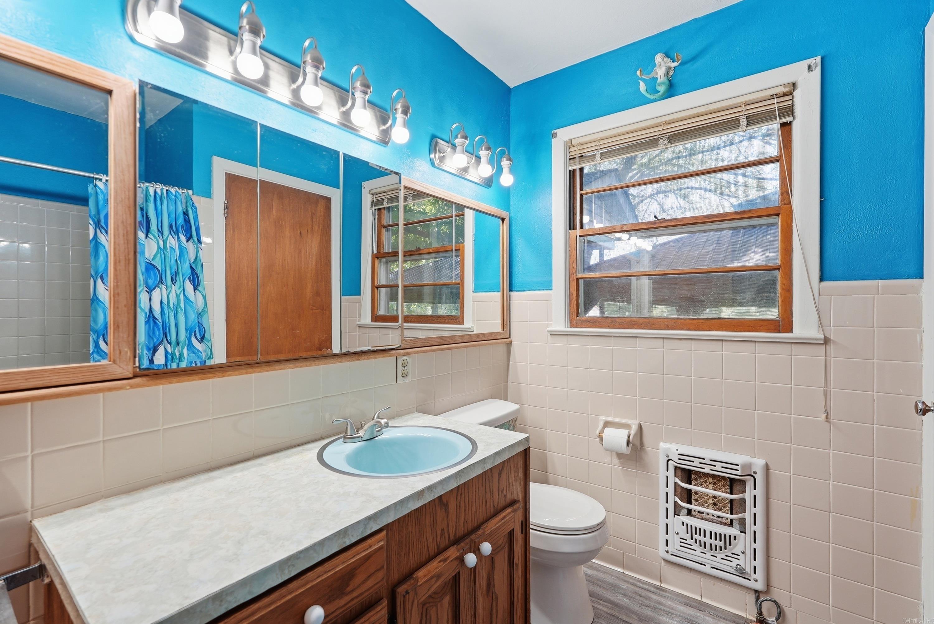 8136 Main Property Photo 33