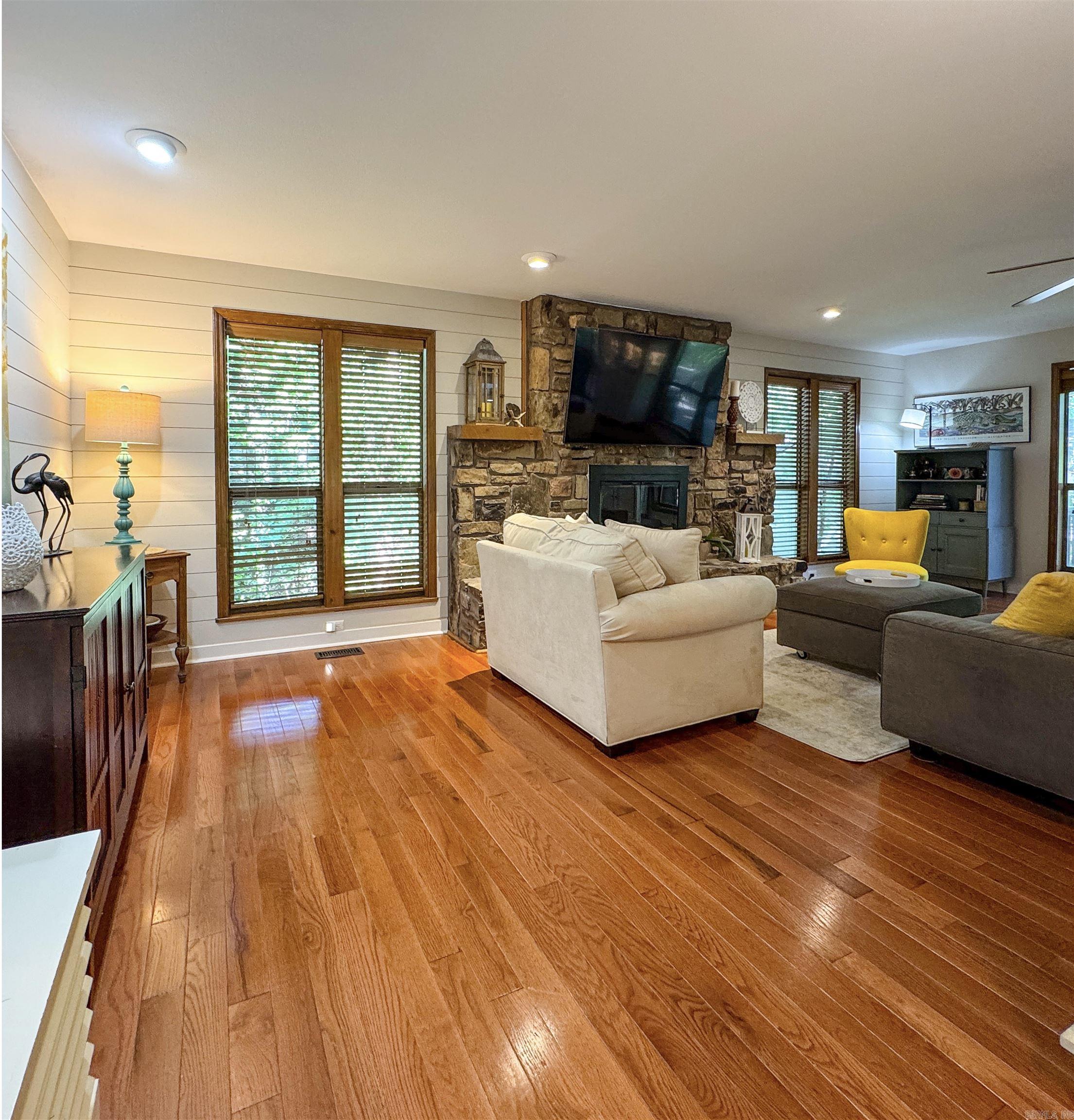 8 Castellon Drive Property Photo 6