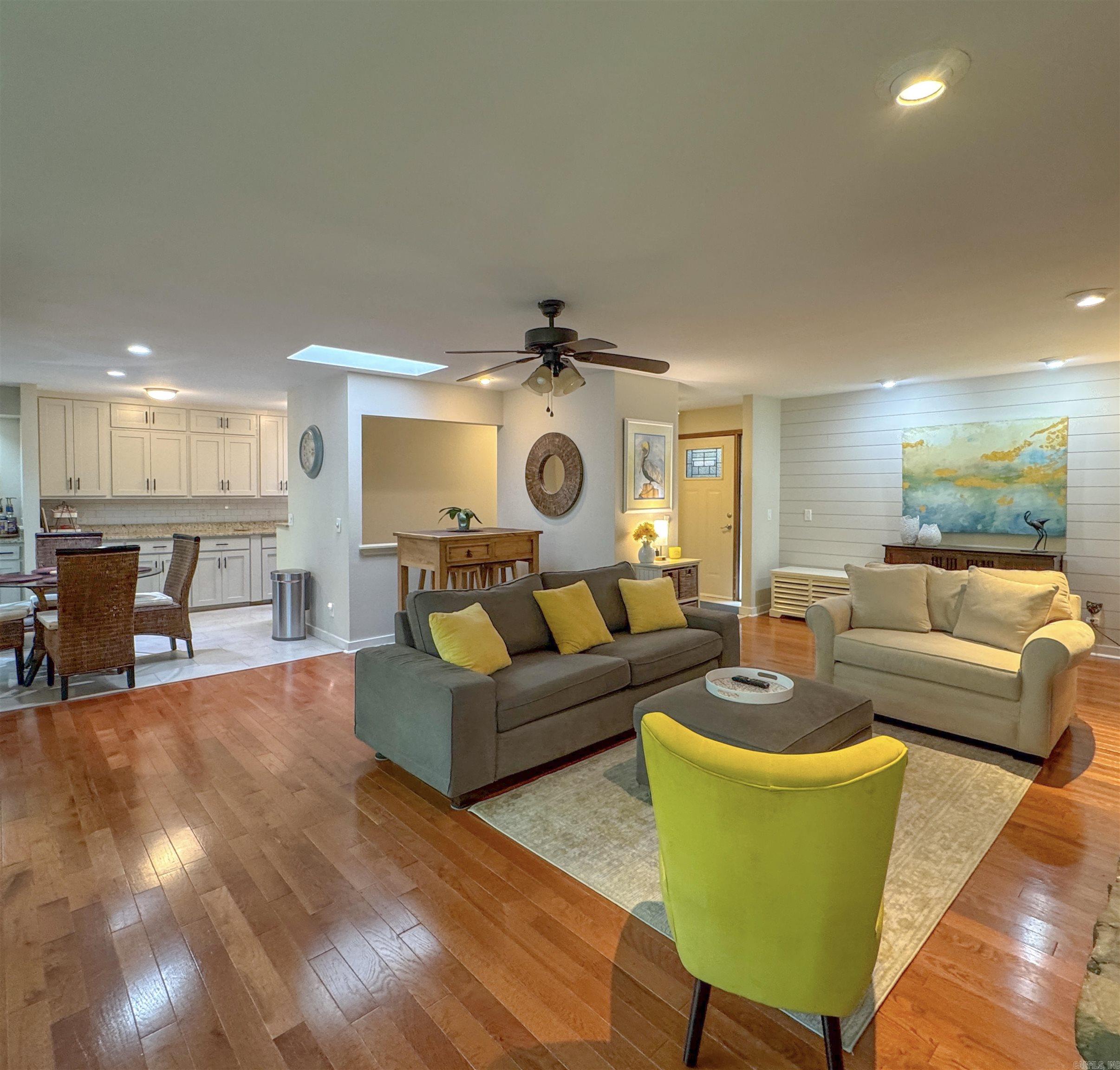 8 Castellon Drive Property Photo 7