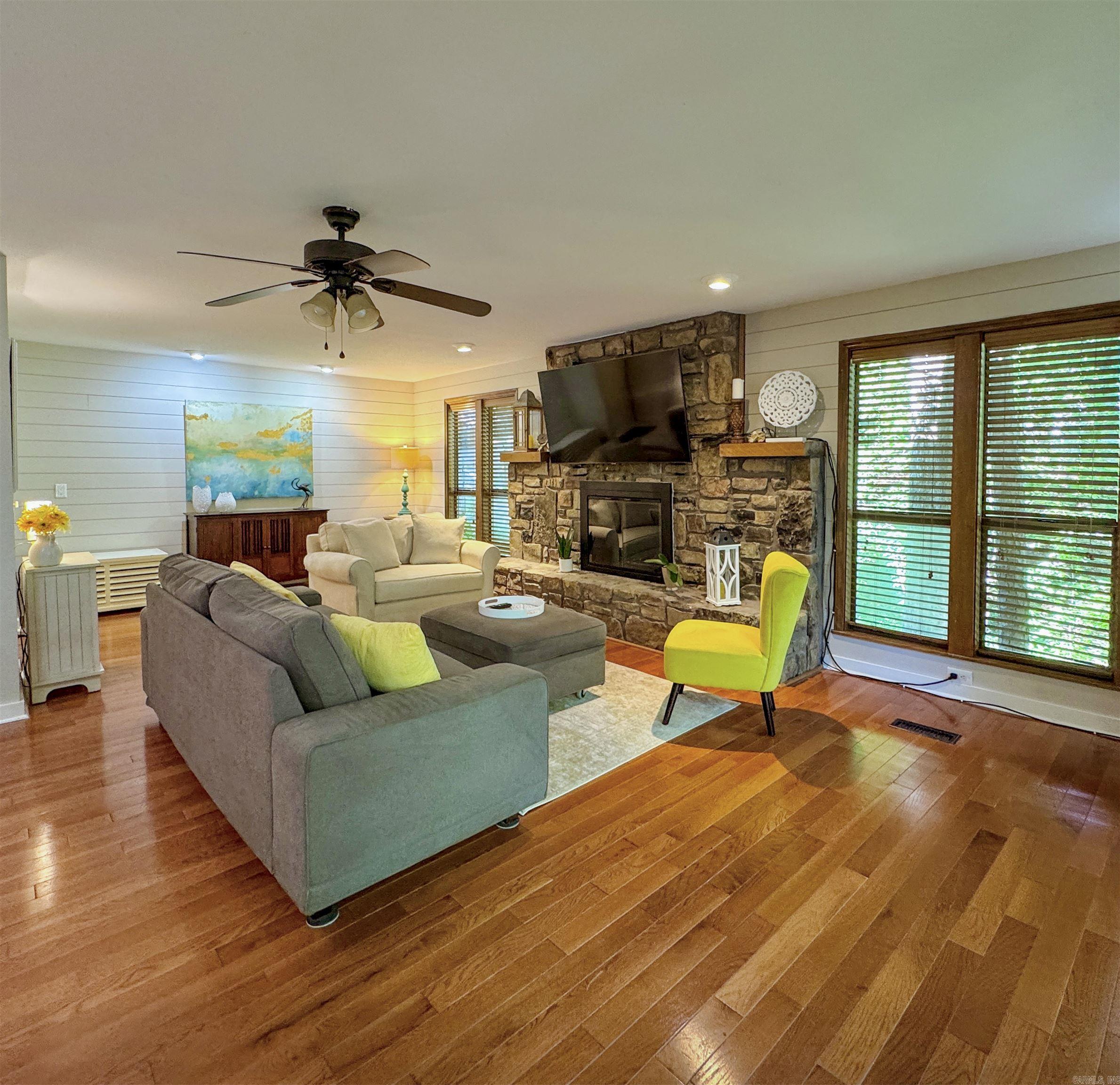 8 Castellon Drive Property Photo 9