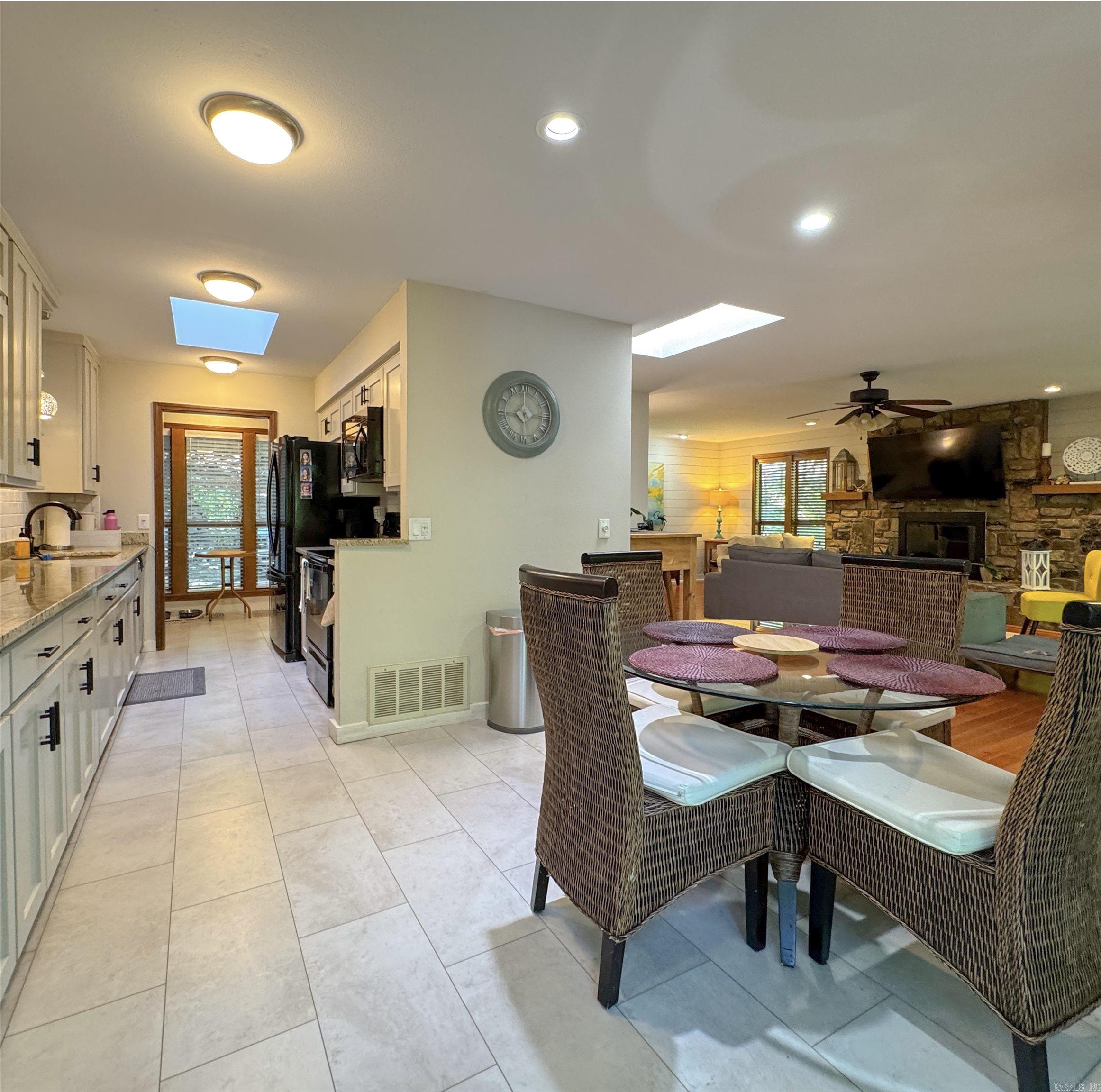 8 Castellon Drive Property Photo 14
