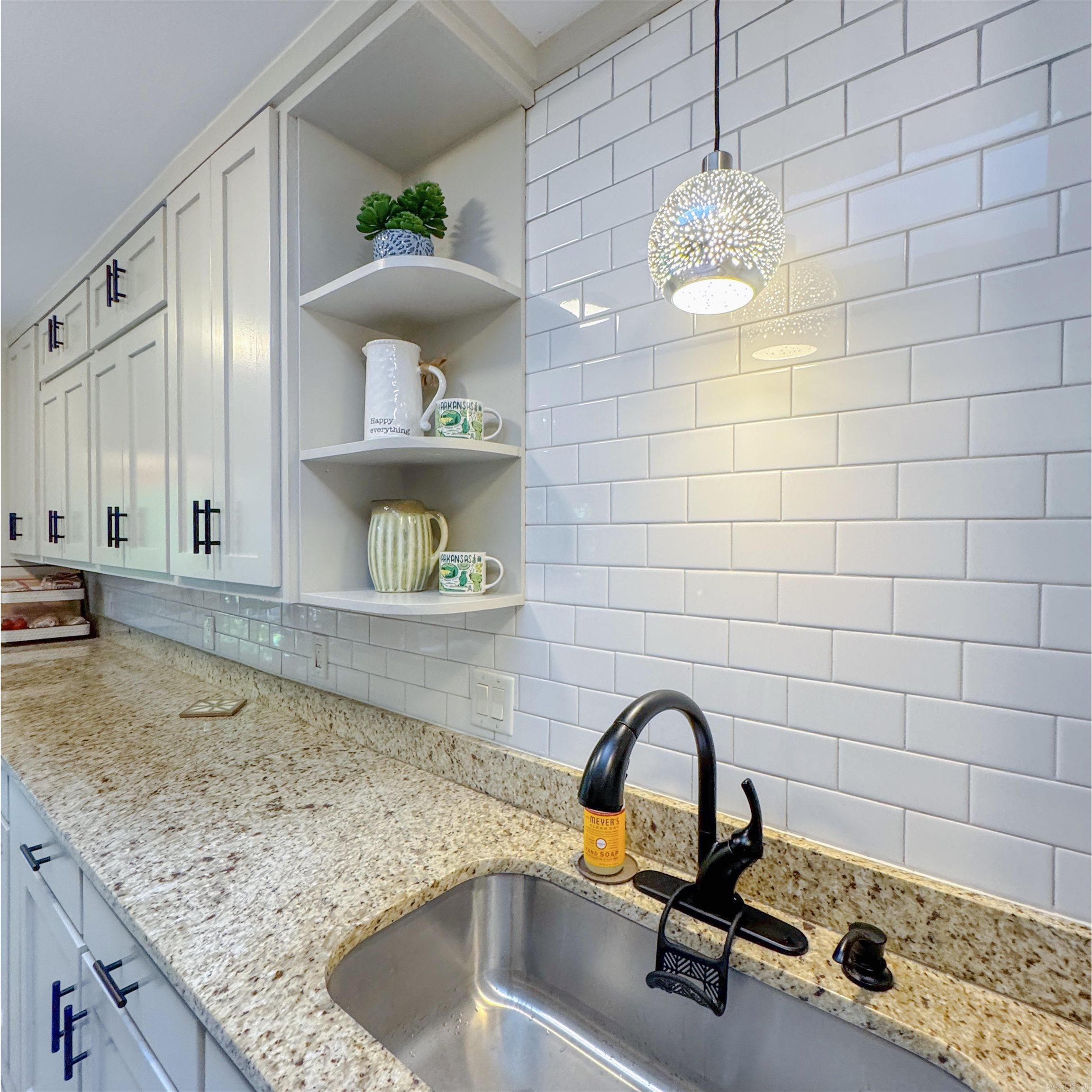 8 Castellon Drive Property Photo 18