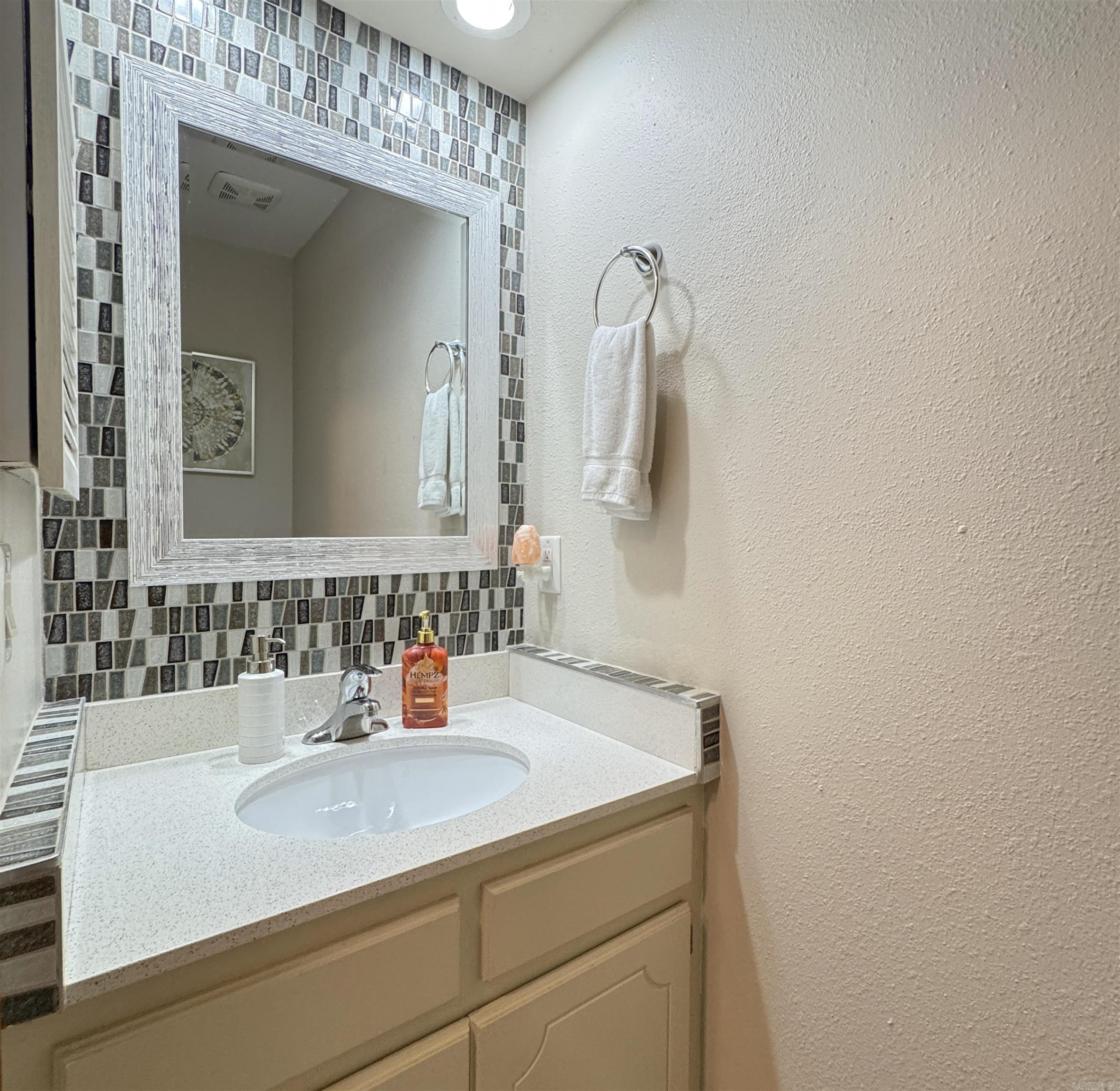 8 Castellon Drive Property Photo 35