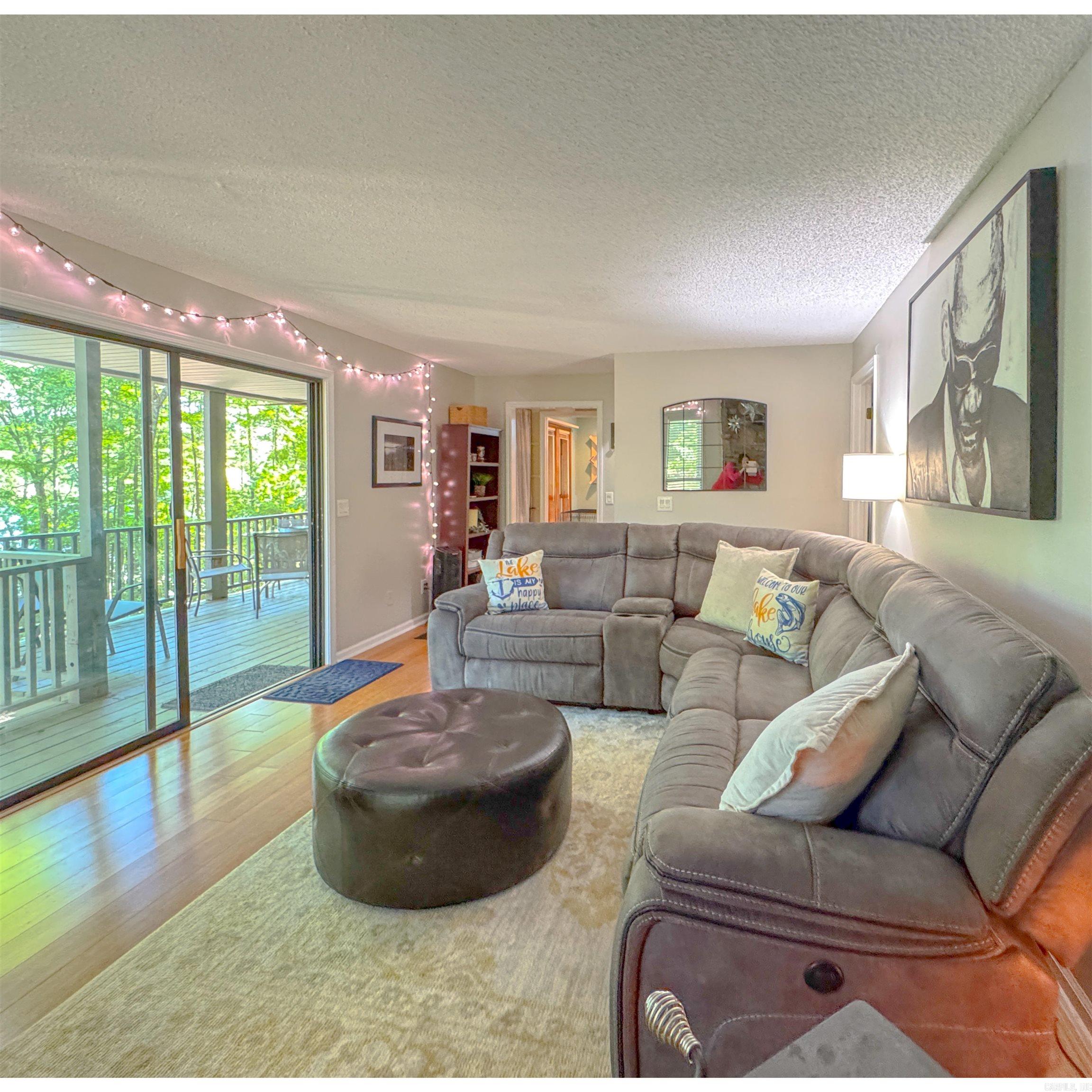 8 Castellon Drive Property Photo 36