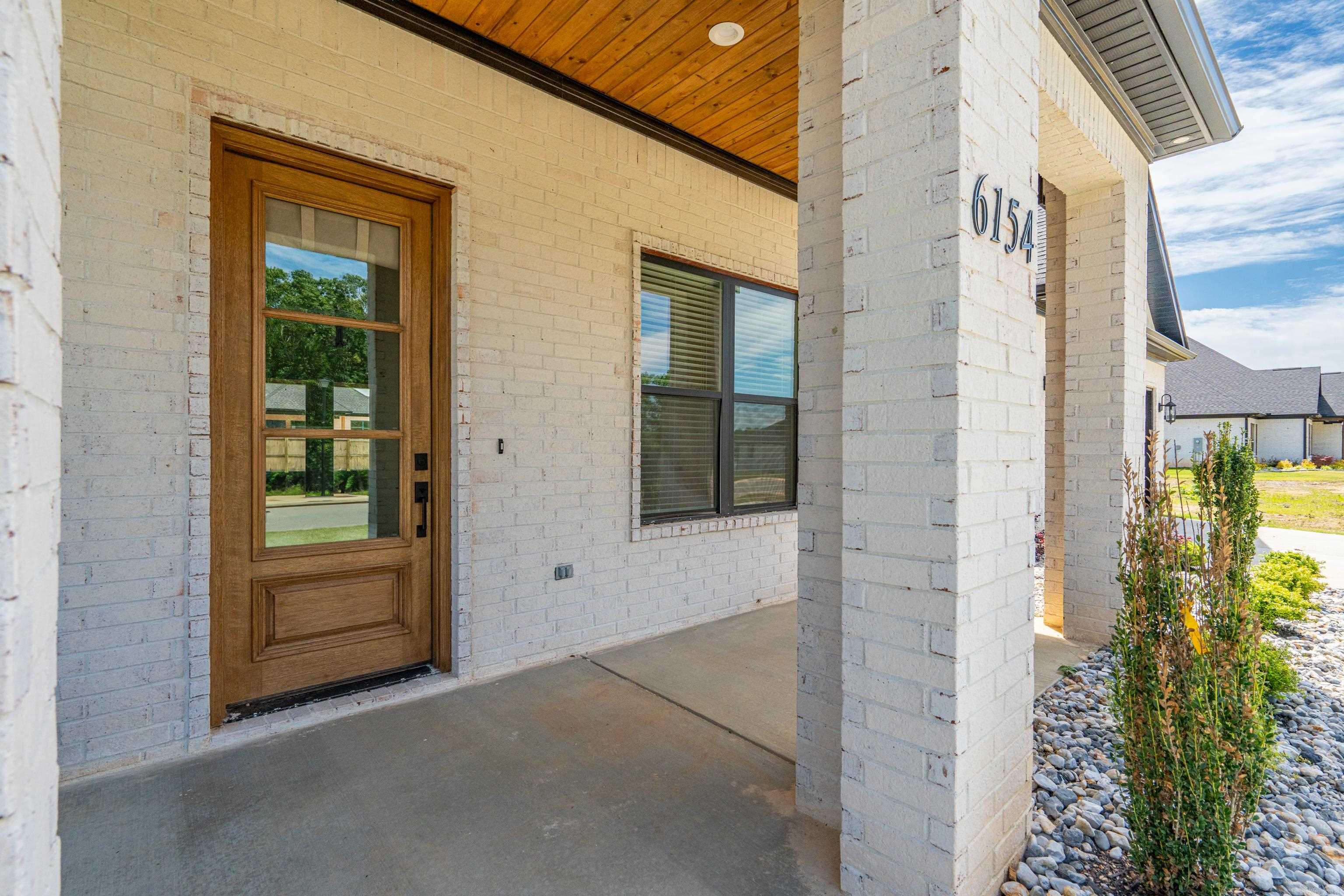 6154 Majestic Waters Drive Property Photo 6