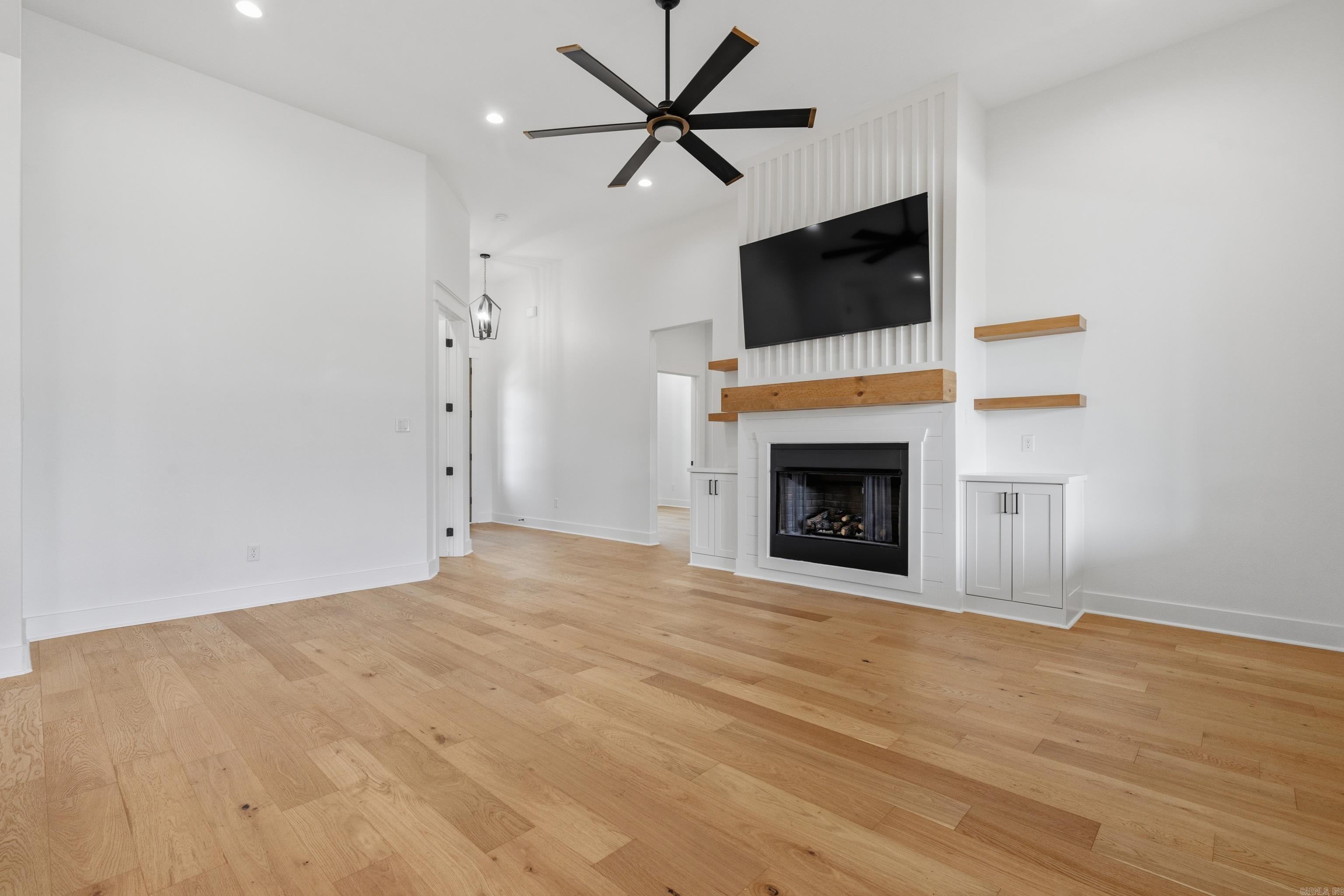 6154 Majestic Waters Drive Property Photo 9