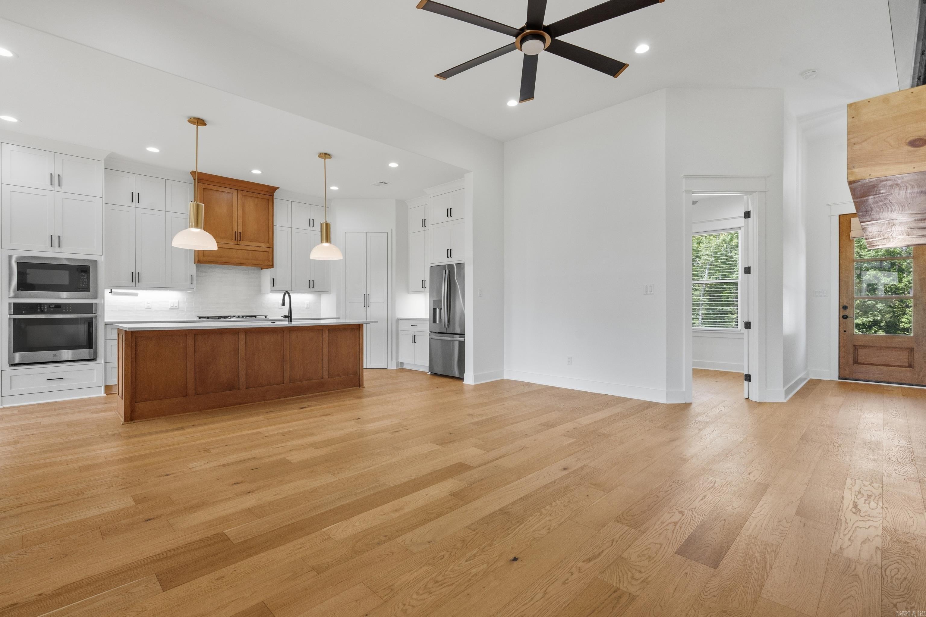 6154 Majestic Waters Drive Property Photo 11