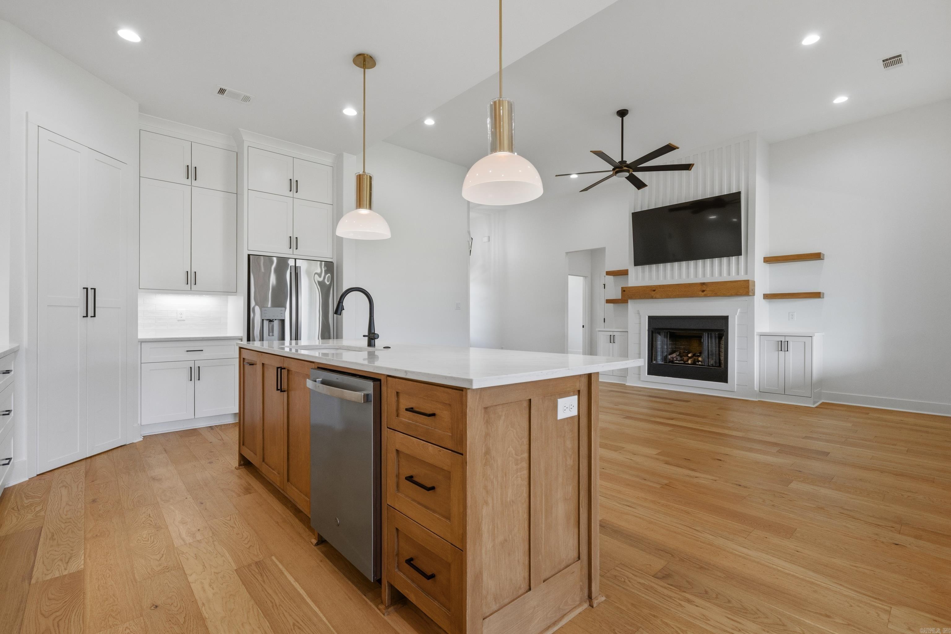 6154 Majestic Waters Drive Property Photo 16