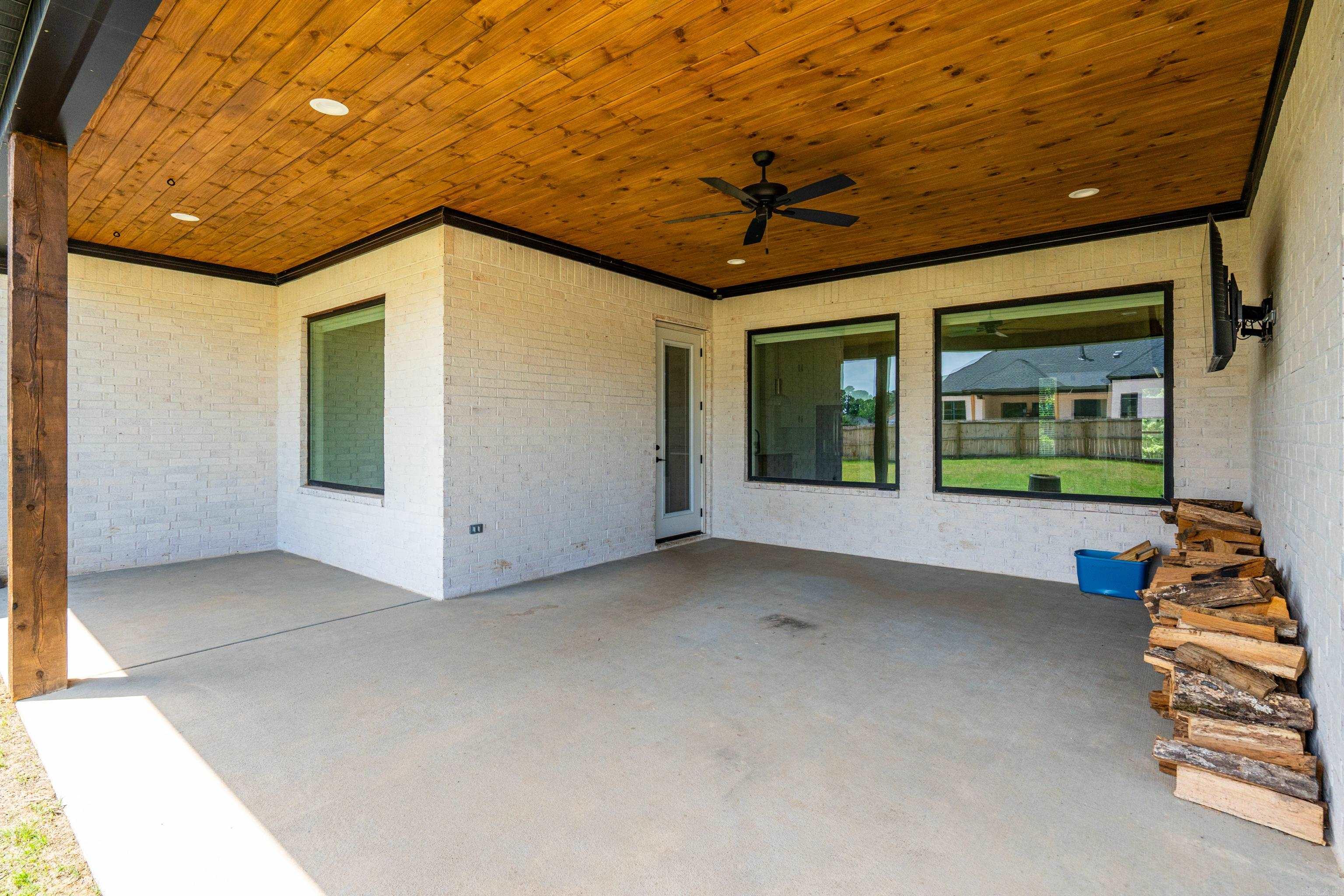 6154 Majestic Waters Drive Property Photo 44