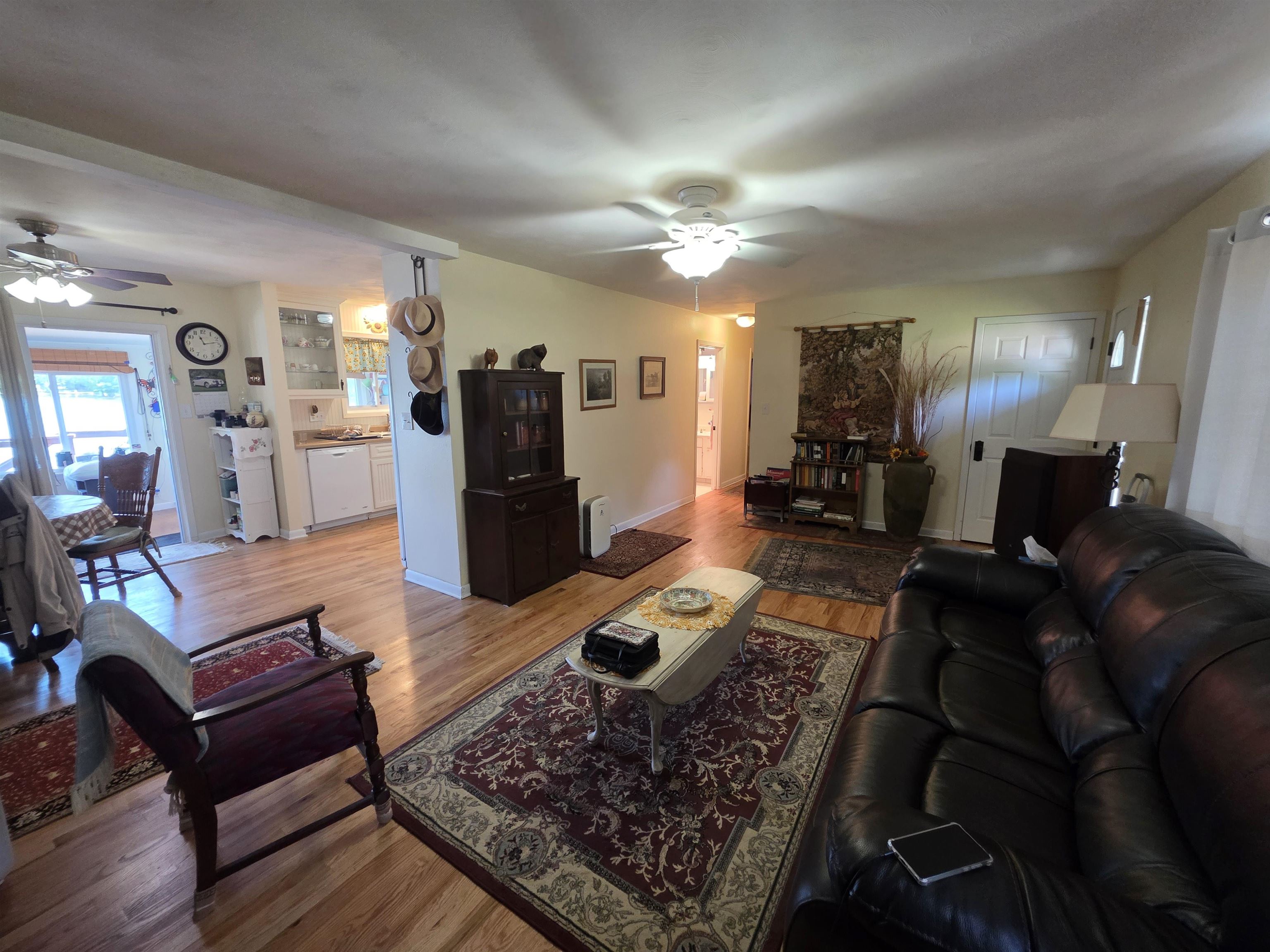 14 W Lake Estates Circle Property Photo 6
