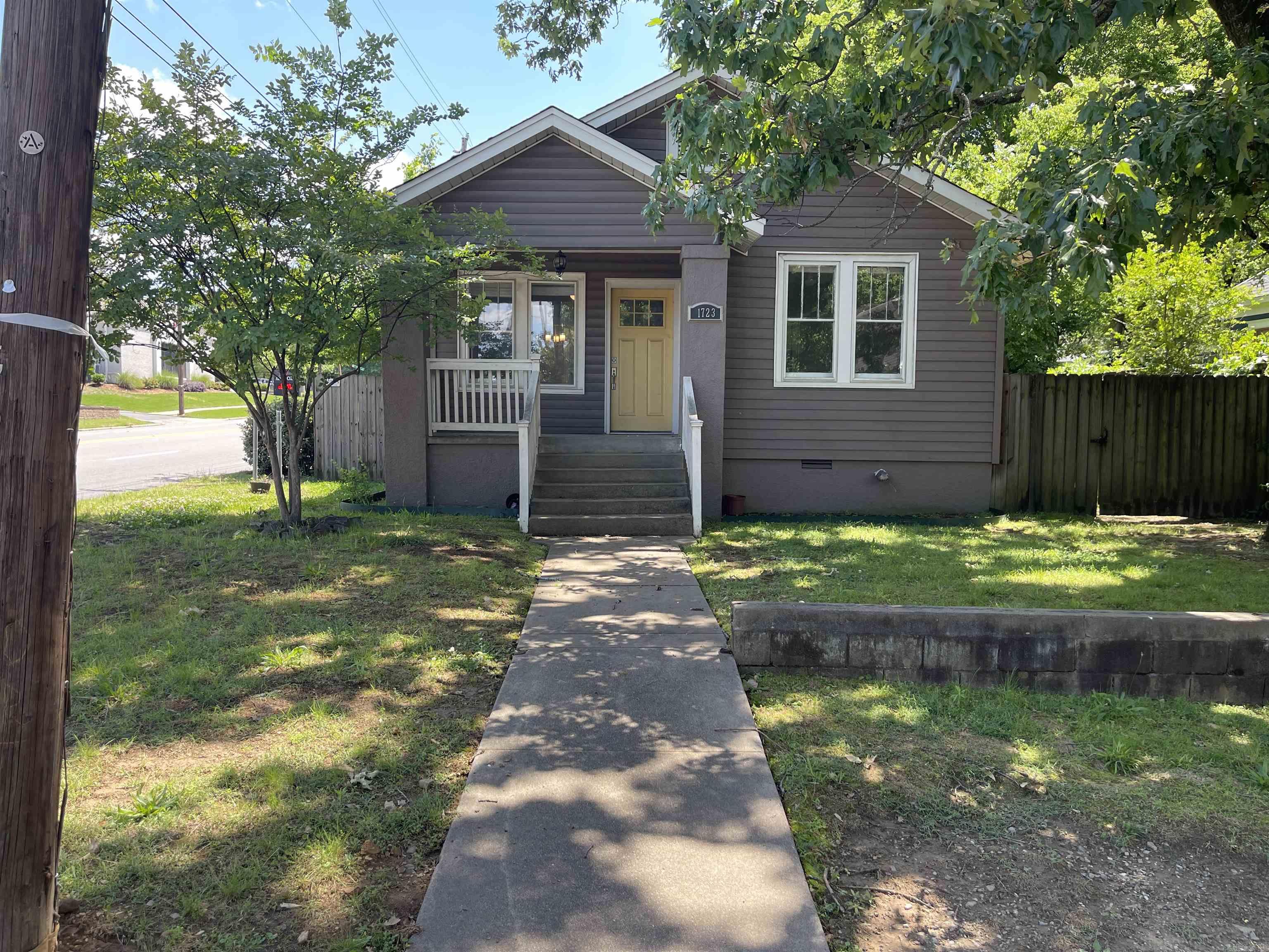 1723 N Fillmore Property Photo 1