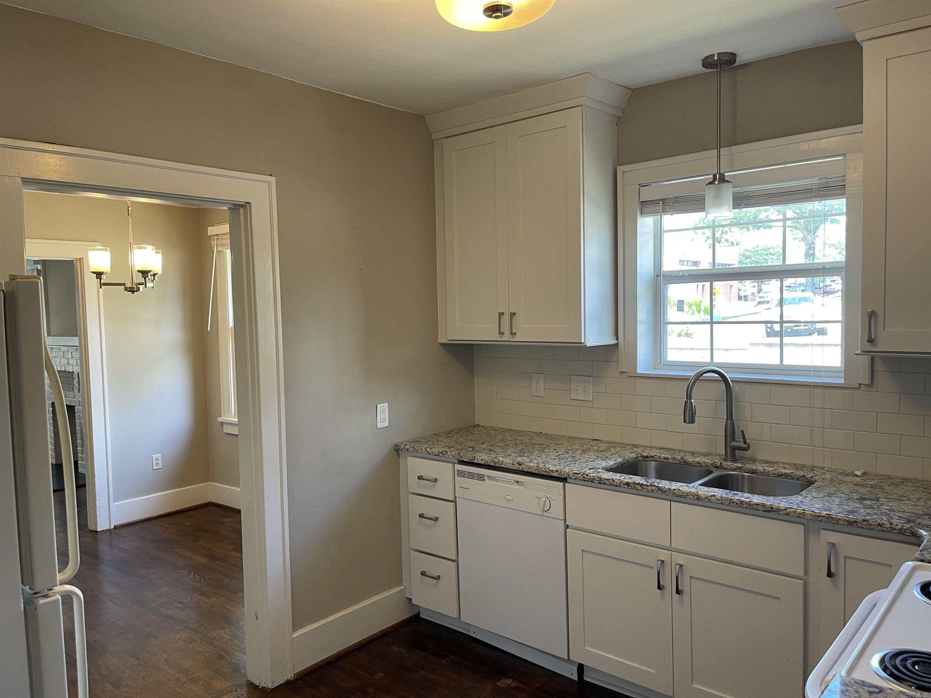 1723 N Fillmore Property Photo 8