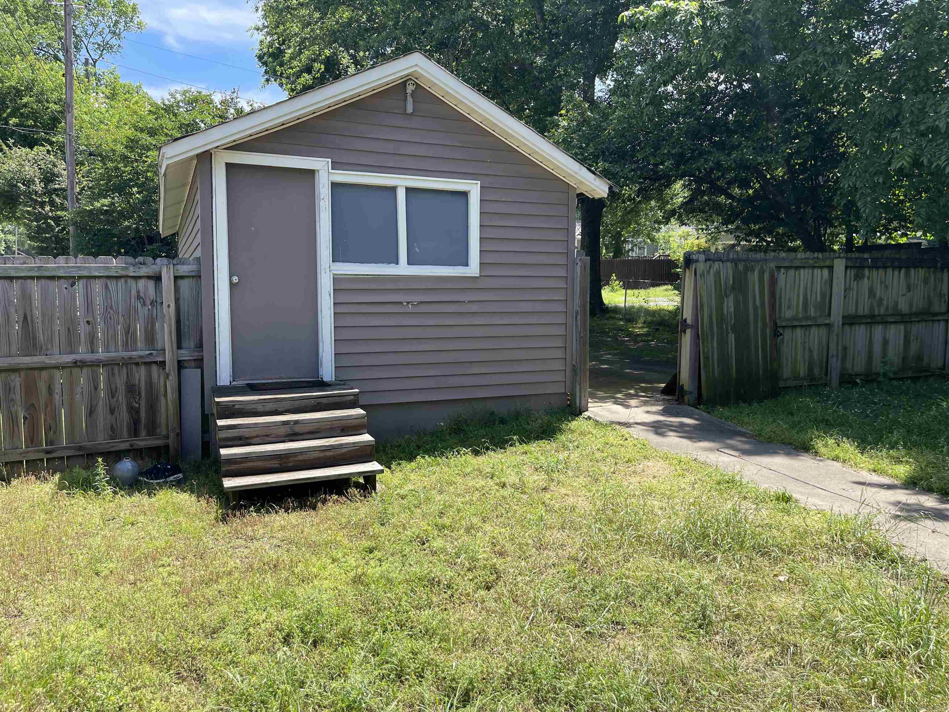 1723 N Fillmore Property Photo 23