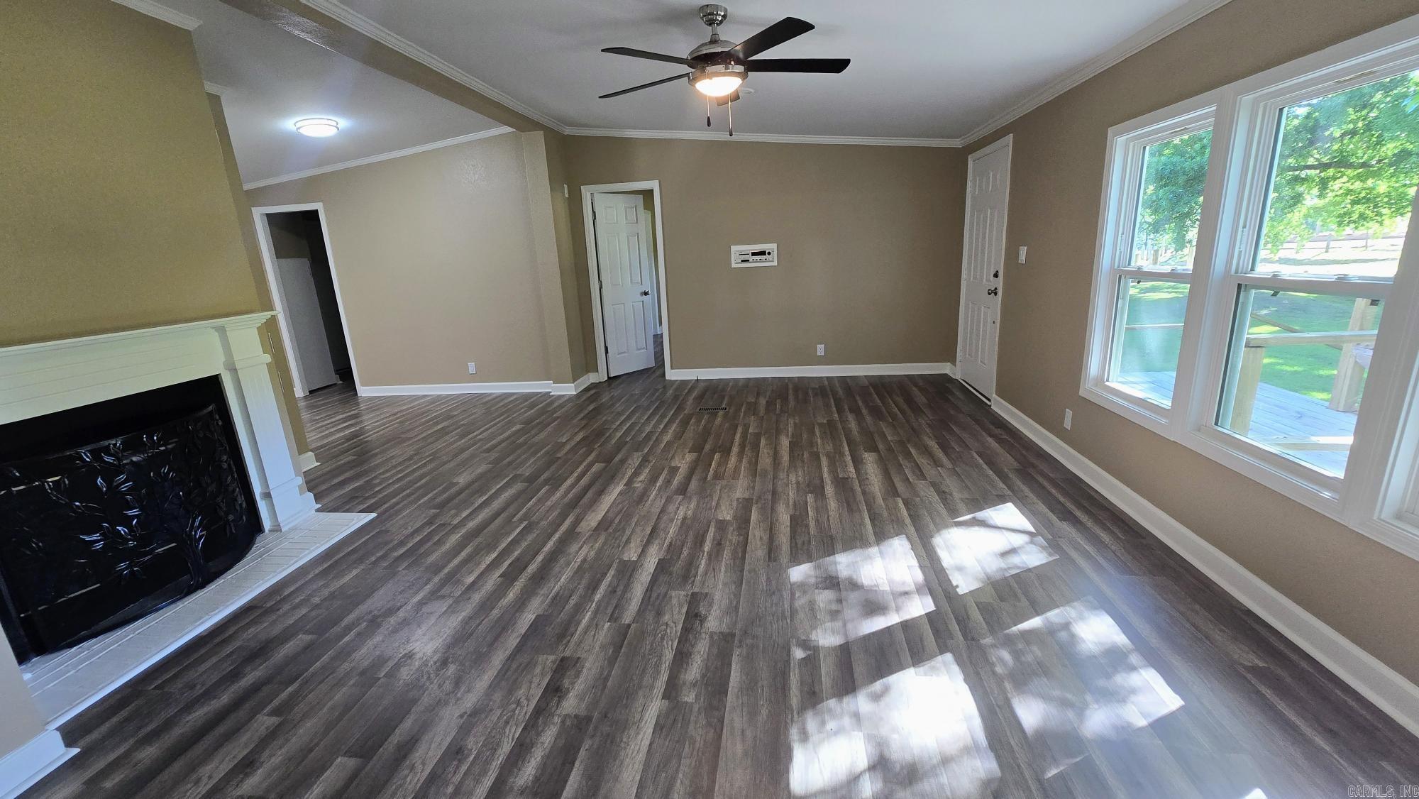 15921 Oak Street Property Photo 5