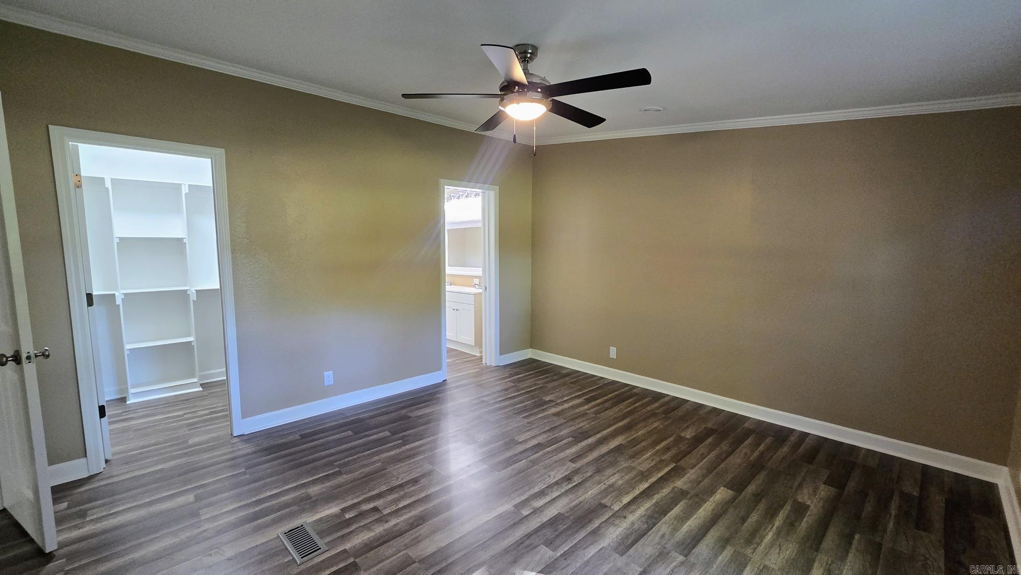 15921 Oak Street Property Photo 7