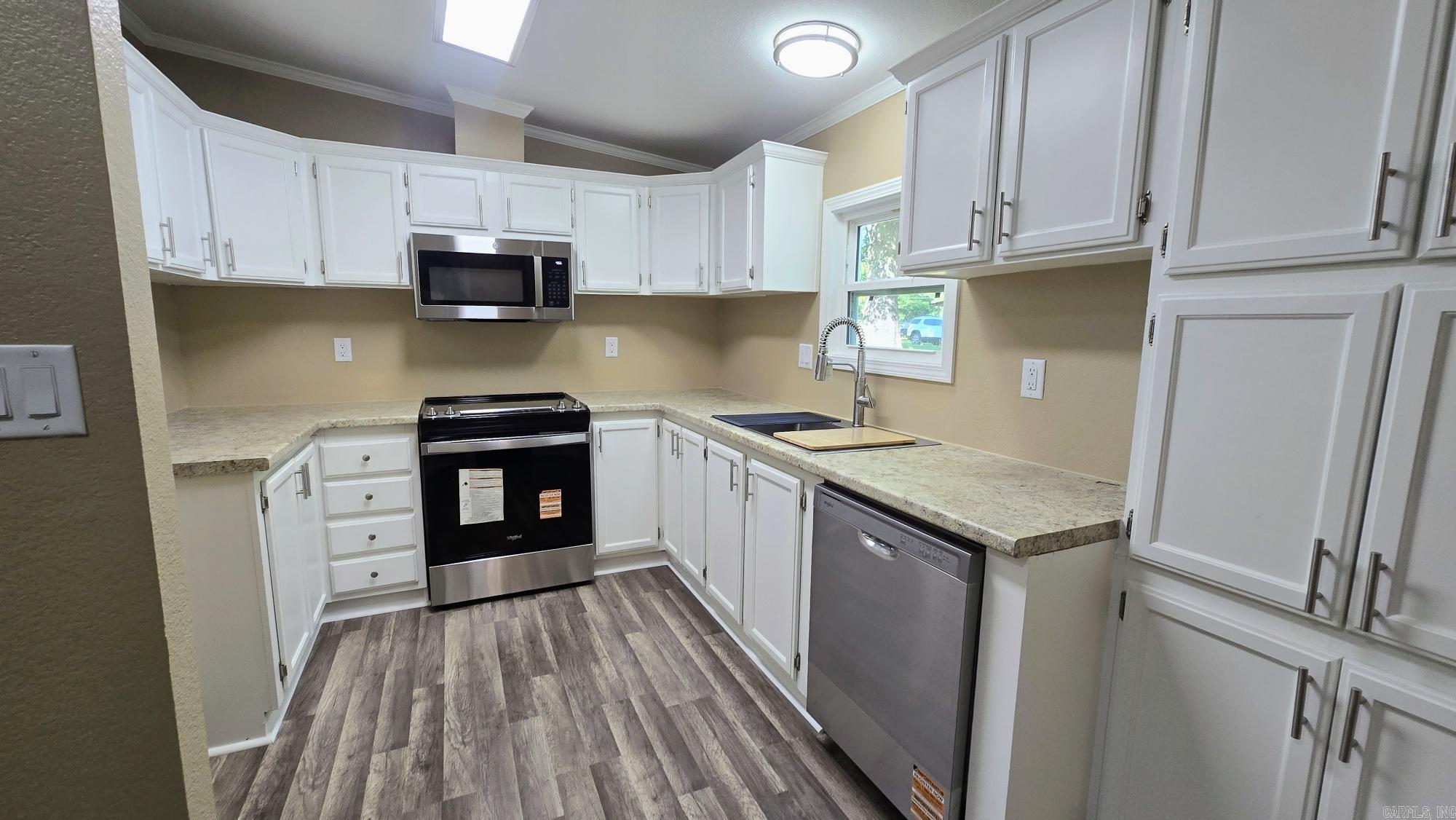 15921 Oak Street Property Photo 9