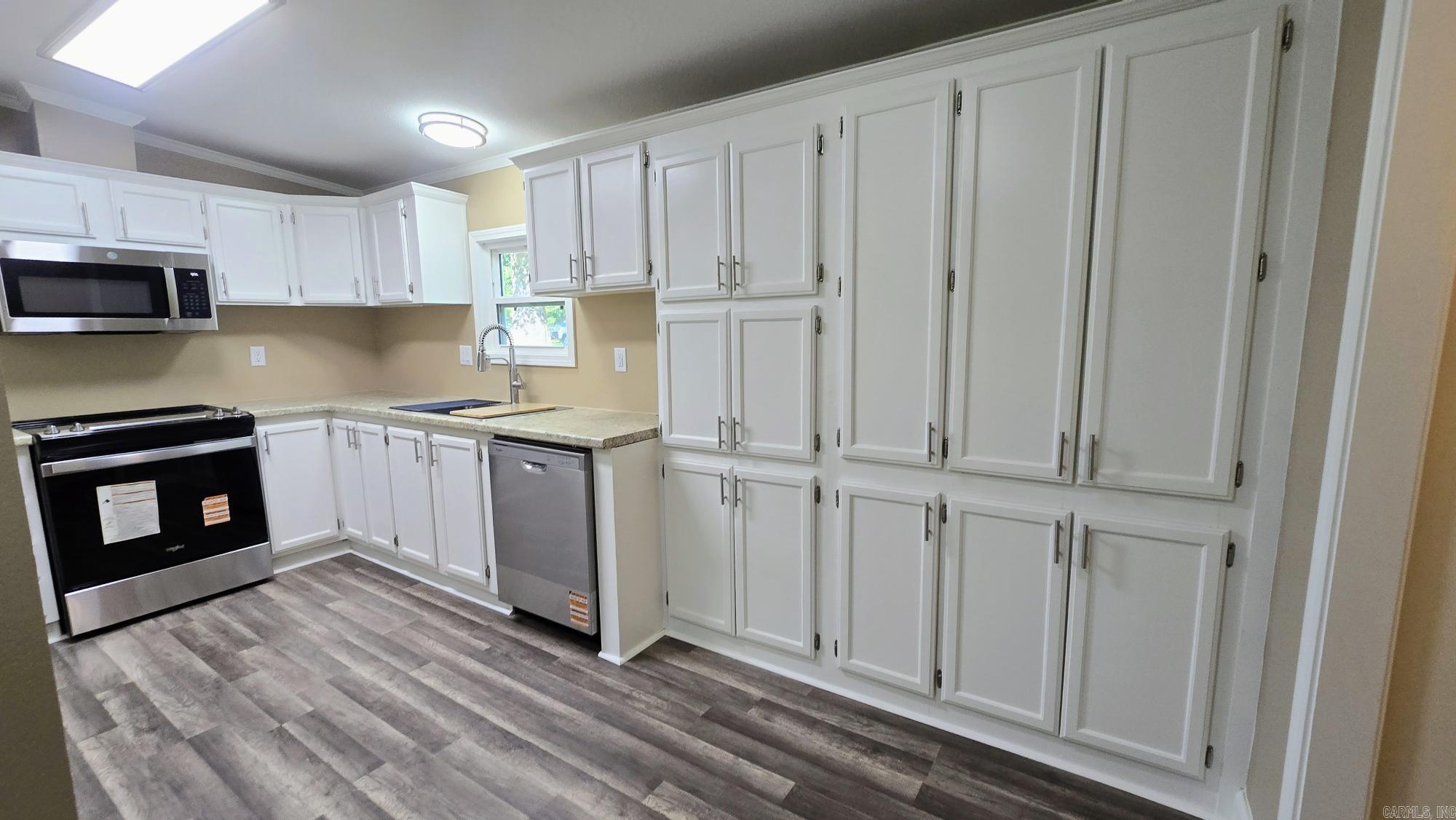15921 Oak Street Property Photo 10